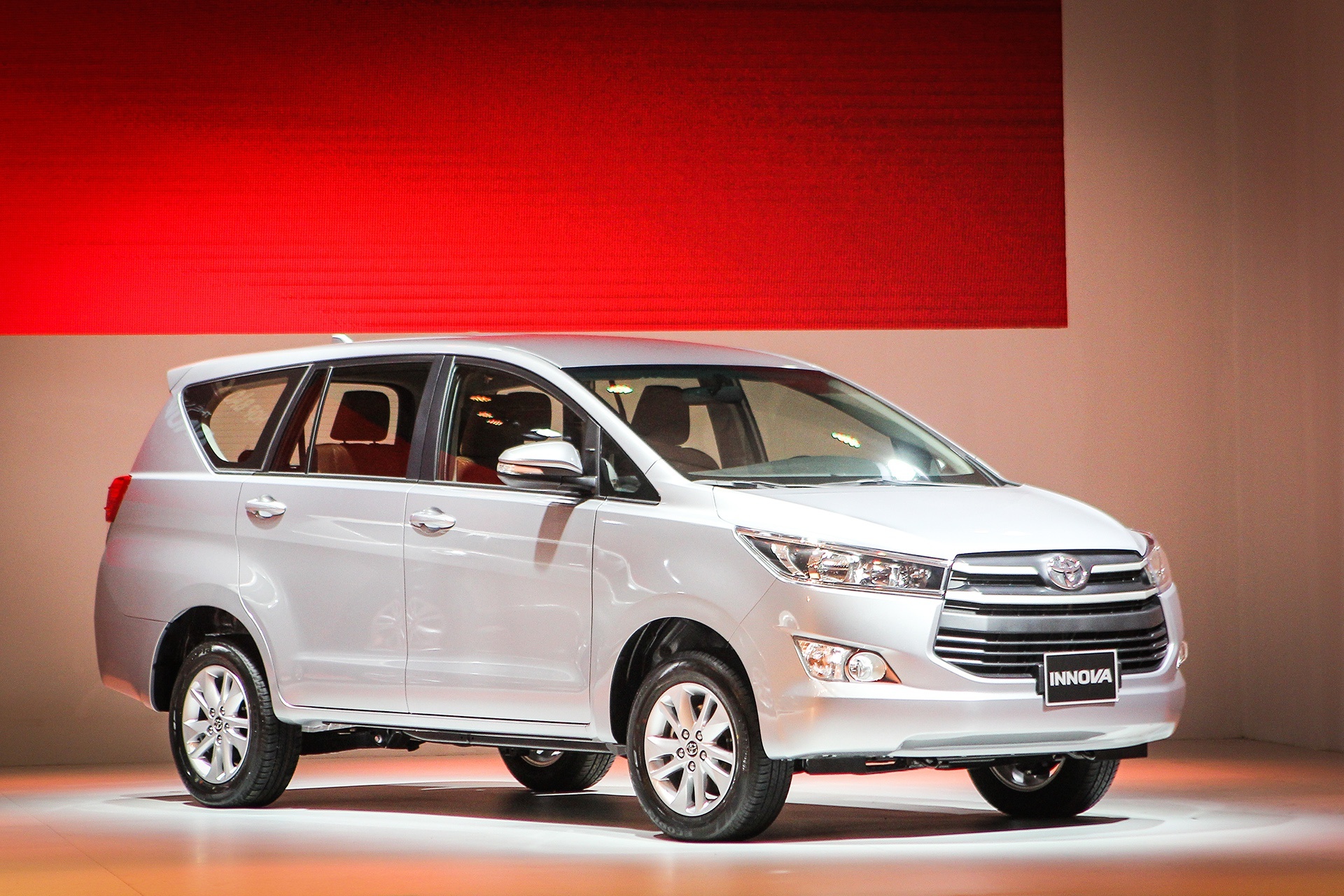 Toyota Innova ra mắt ảnh 2 Toyota Innova ra mat anh 2