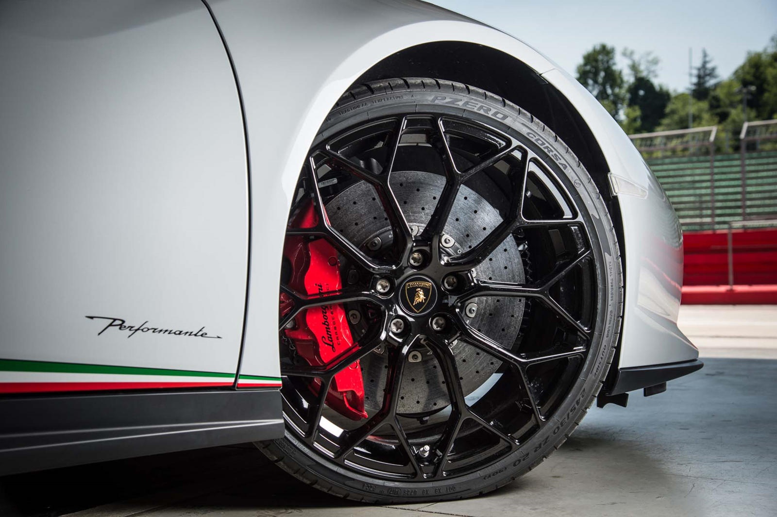 Những sự thật về Lamborghini ảnh 6 Nhung su that ve Lamborghini anh 6