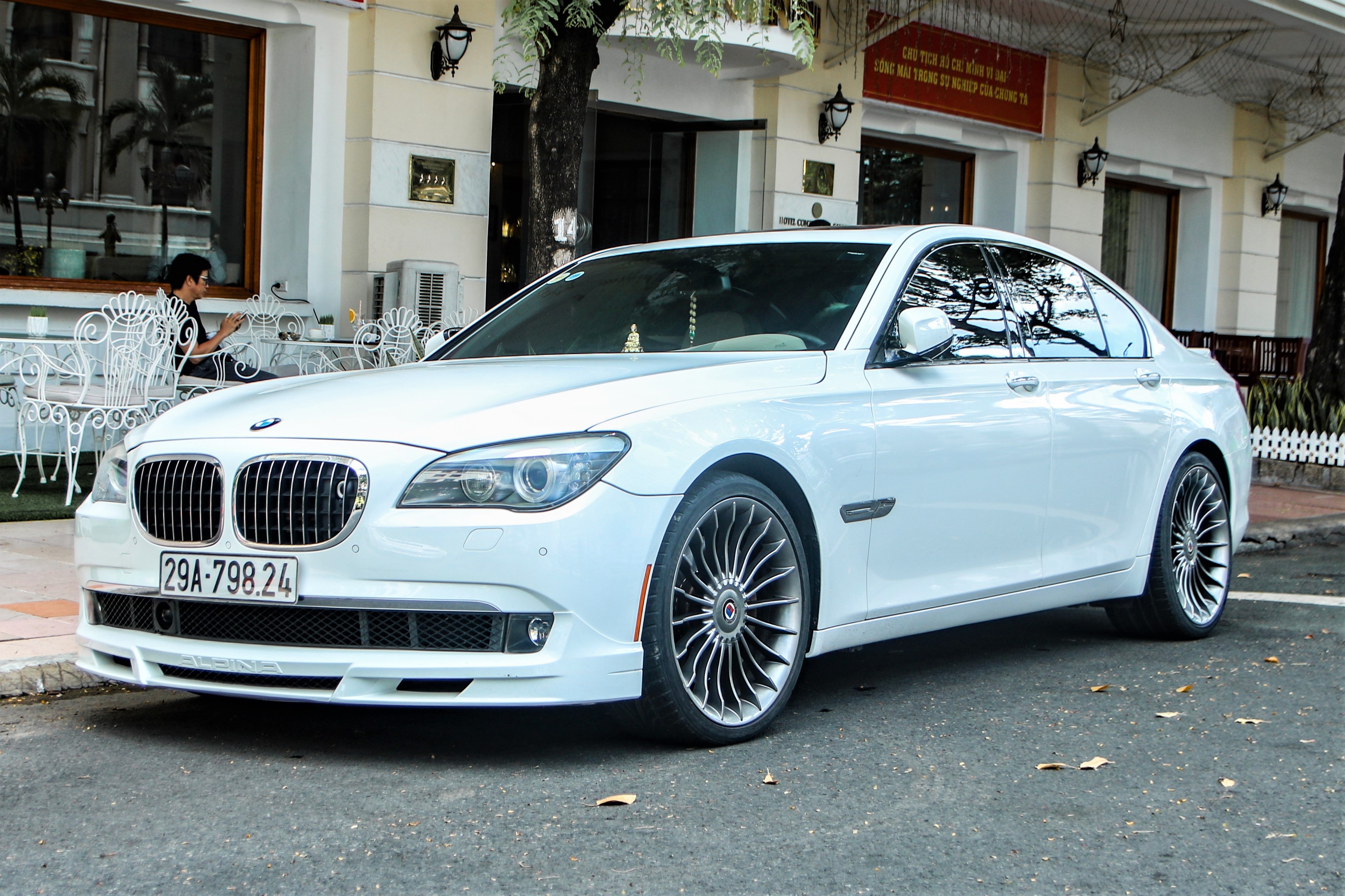 'Sieu sedan' Alpina B7 10 nam tuoi tai xuat tai TP.HCM hinh anh