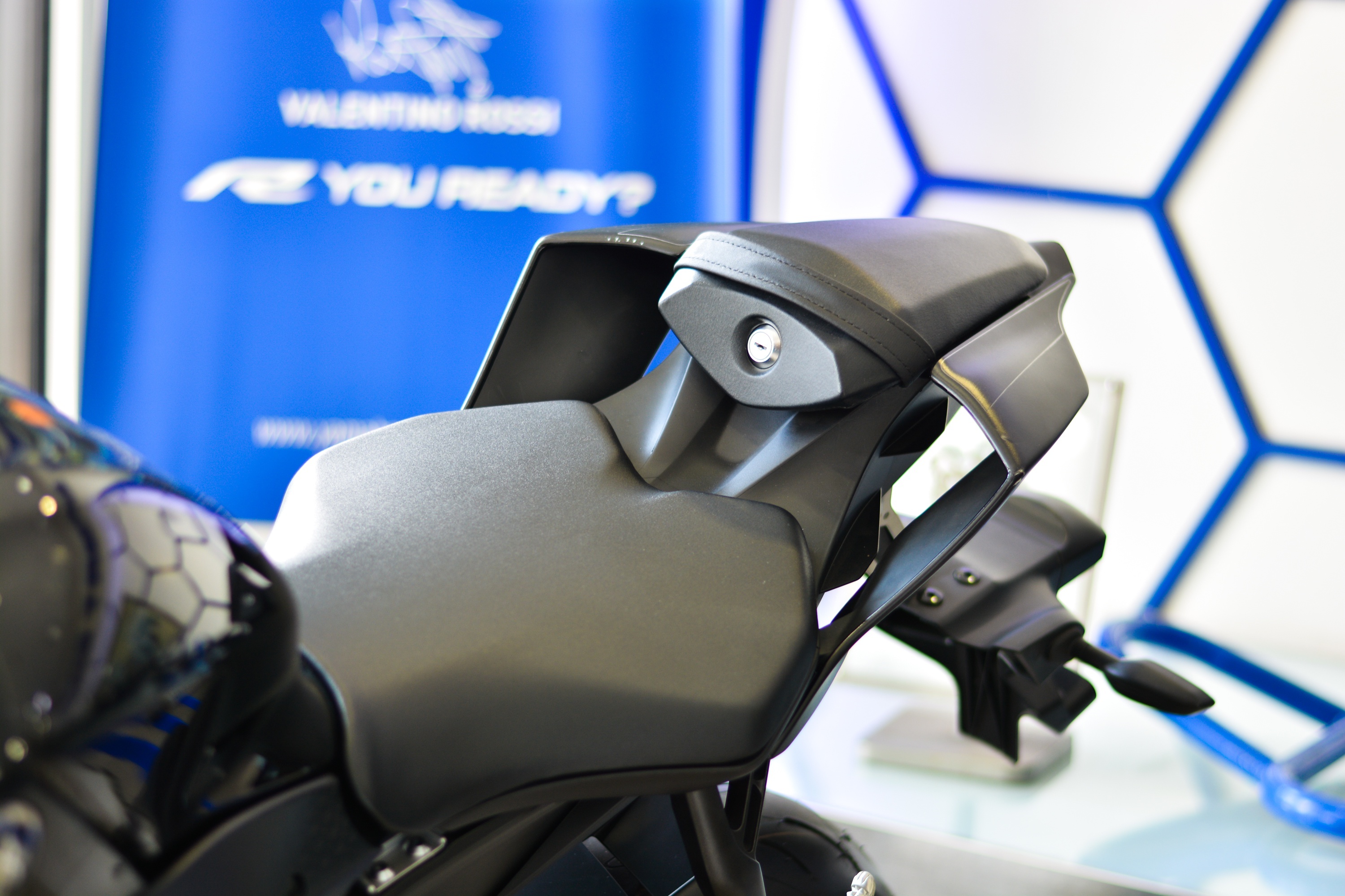 So sánh Yamaha R6 và Kawasaki ZX-6R ảnh 5 So sanh Yamaha R6 va Kawasaki ZX-6R anh 5