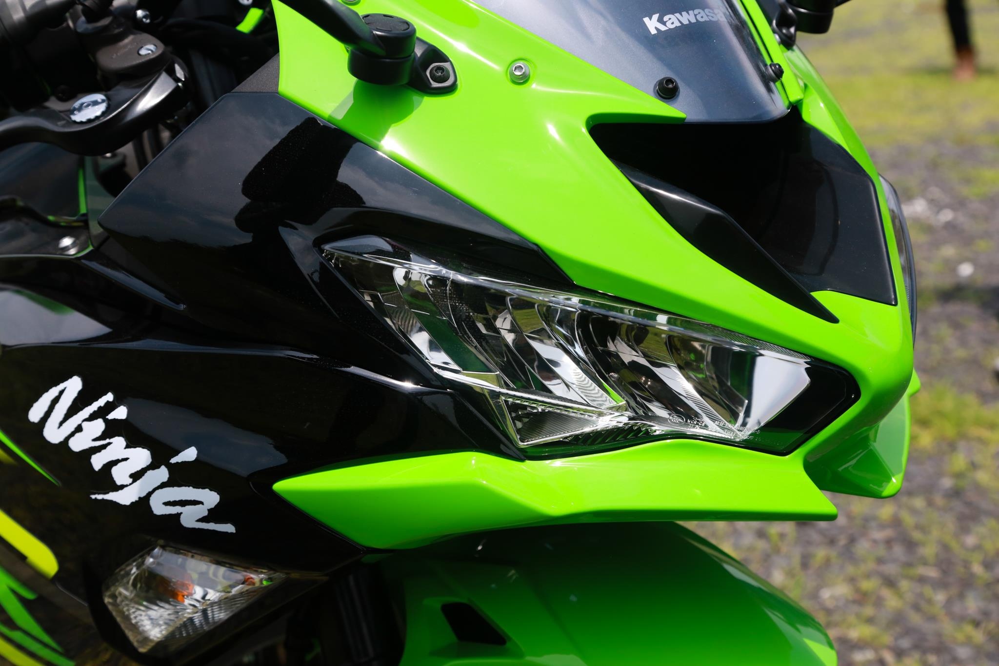 So sánh Yamaha R6 và Kawasaki ZX-6R ảnh 4 So sanh Yamaha R6 va Kawasaki ZX-6R anh 4