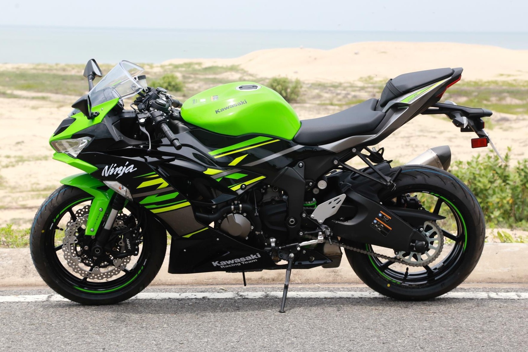 So sánh Yamaha R6 và Kawasaki ZX-6R ảnh 12 So sanh Yamaha R6 va Kawasaki ZX-6R anh 12