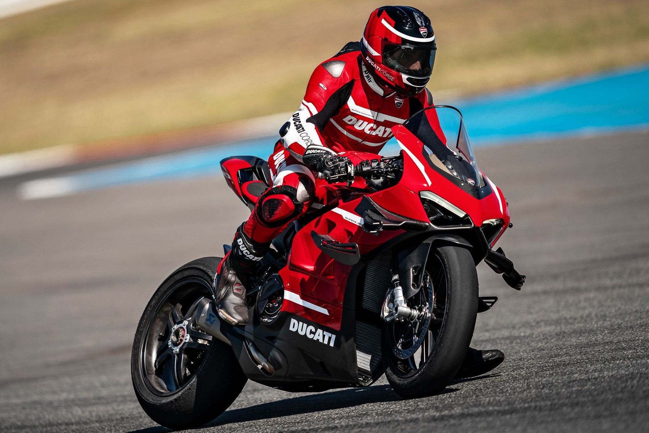 Ducati Superleggera V4 co gia 100.000 USD, gioi han 500 chiec hinh anh