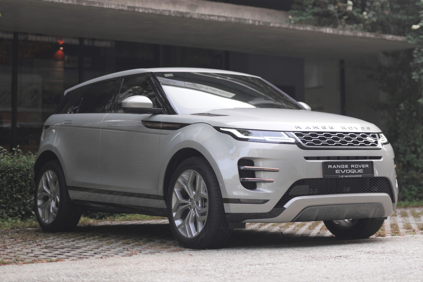 Range Rover Evoque 2020 ra mat tai Malaysia sau 8 thang co mat o VN hinh anh