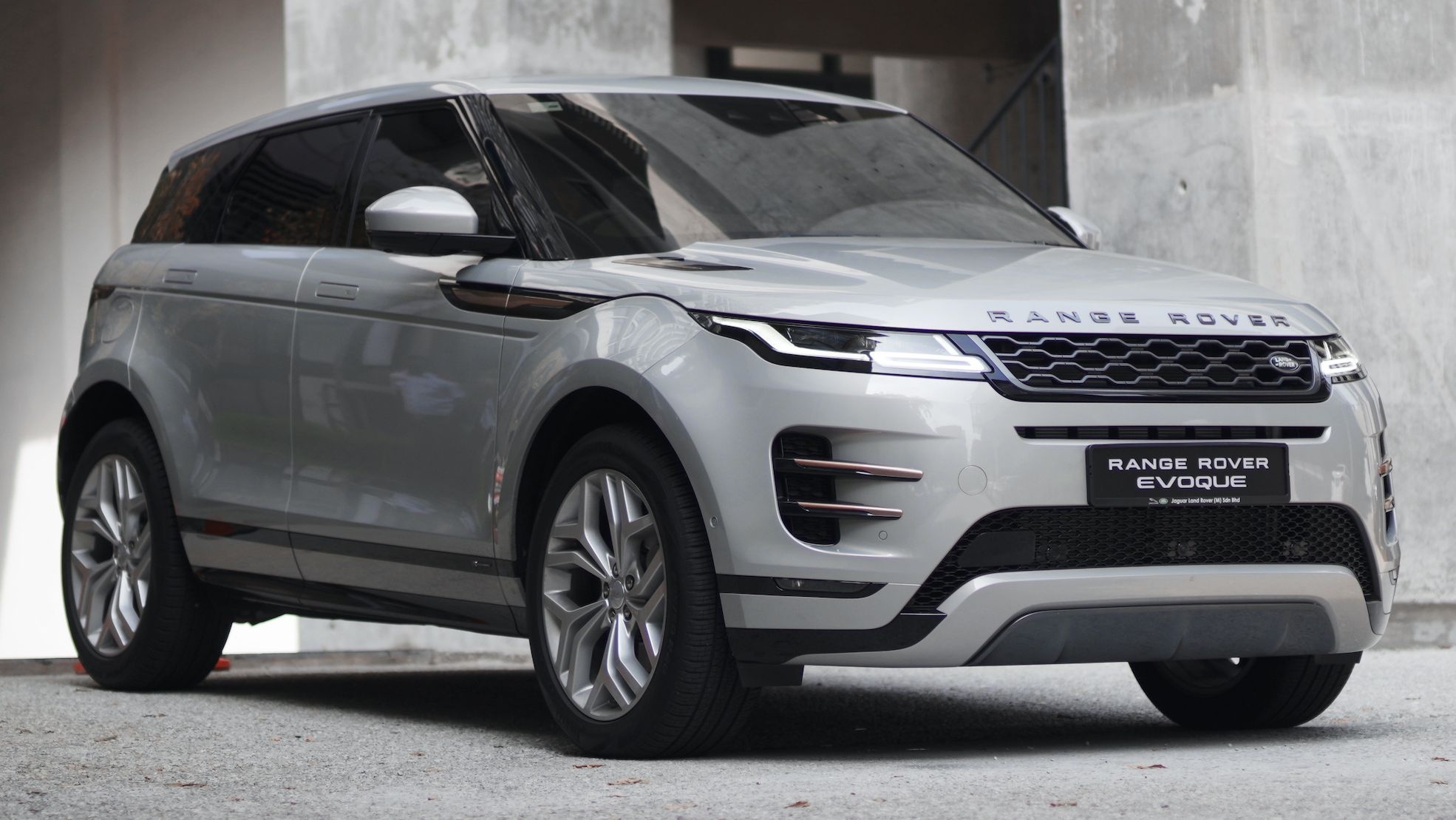 Range Rover Evoque 2020 co gia tu 99.500 USD anh 1