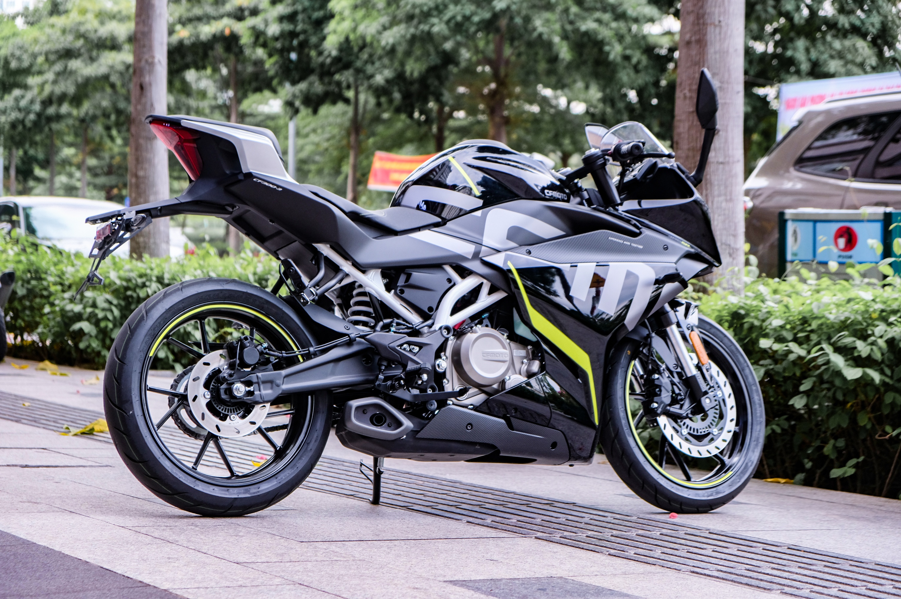 CFMoto 300SR tai Viet Nam anh 2