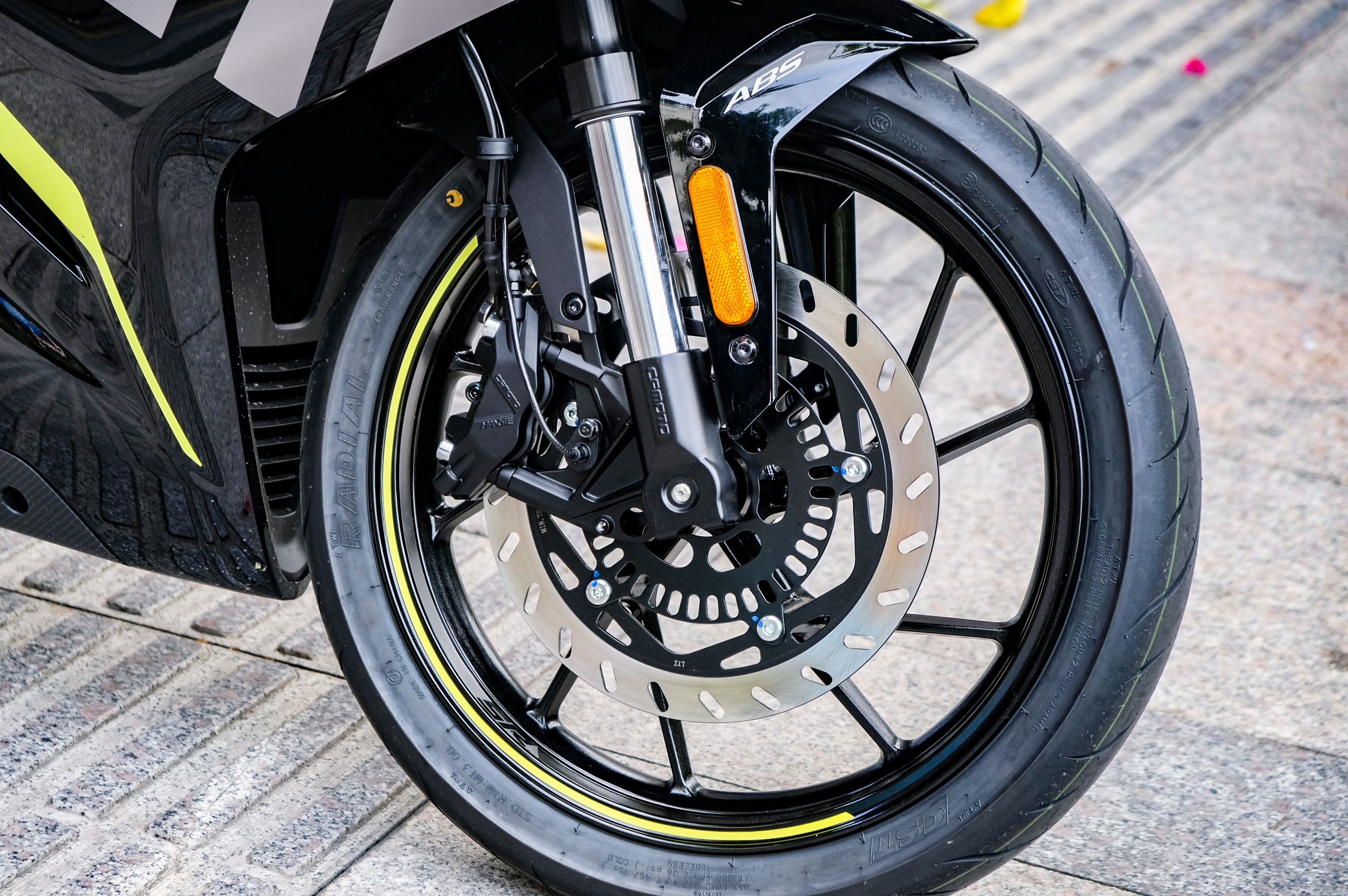 CFMoto 300SR tai Viet Nam anh 13