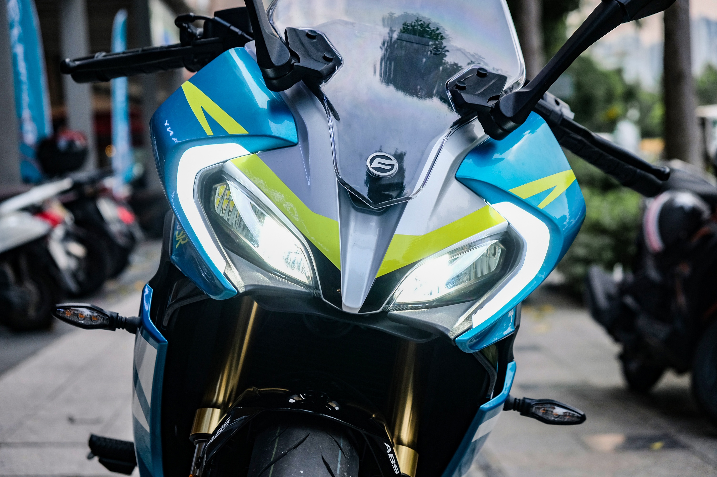 CFMoto 300SR đấu Yamaha R3 ảnh 3 CFMoto 300SR dau Yamaha R3 anh 3
