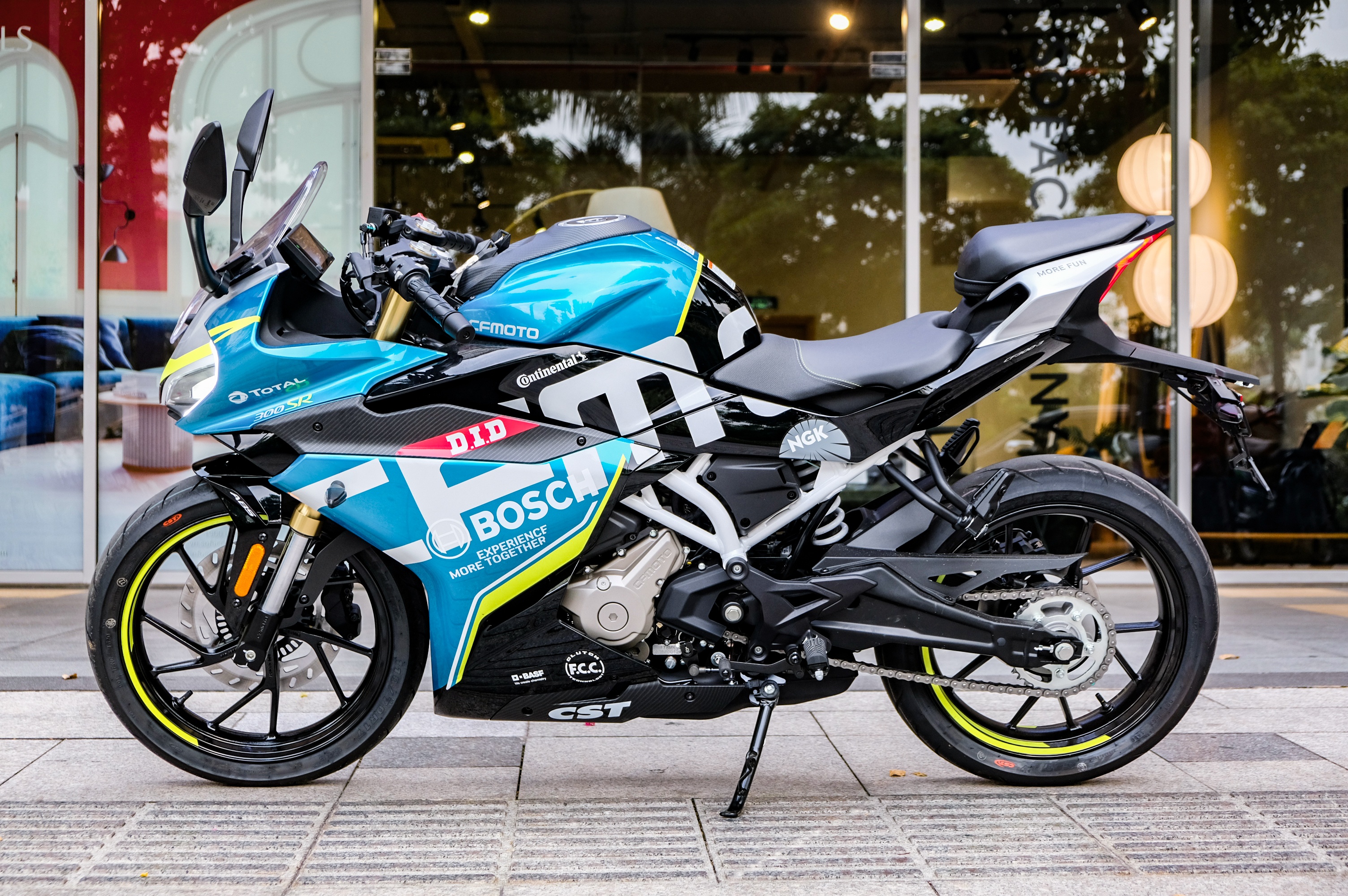 CFMoto 300SR đấu Yamaha R3 ảnh 13 CFMoto 300SR dau Yamaha R3 anh 13