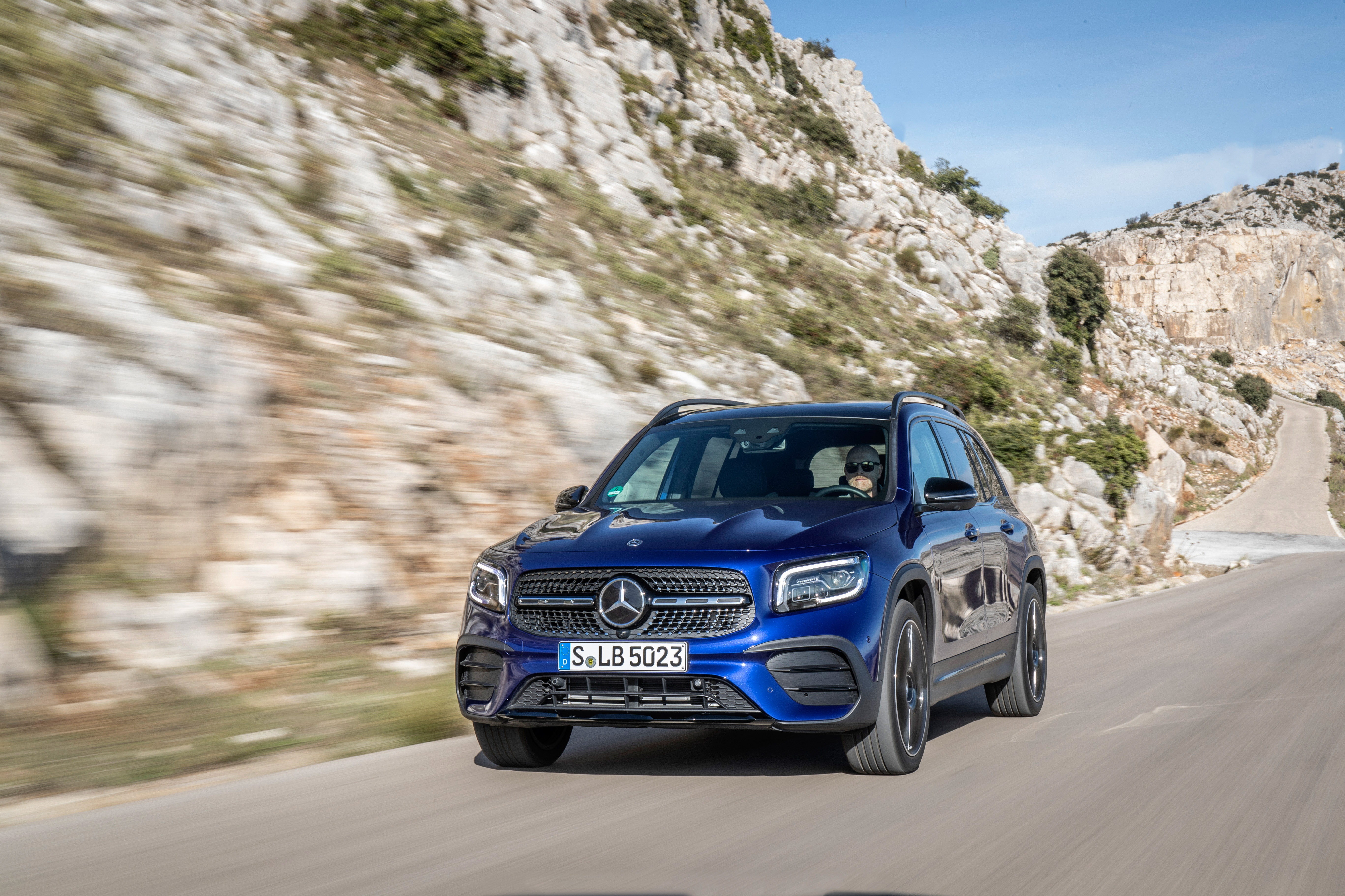 Mercedes-Benz GLB ra mat Thai Lan anh 1