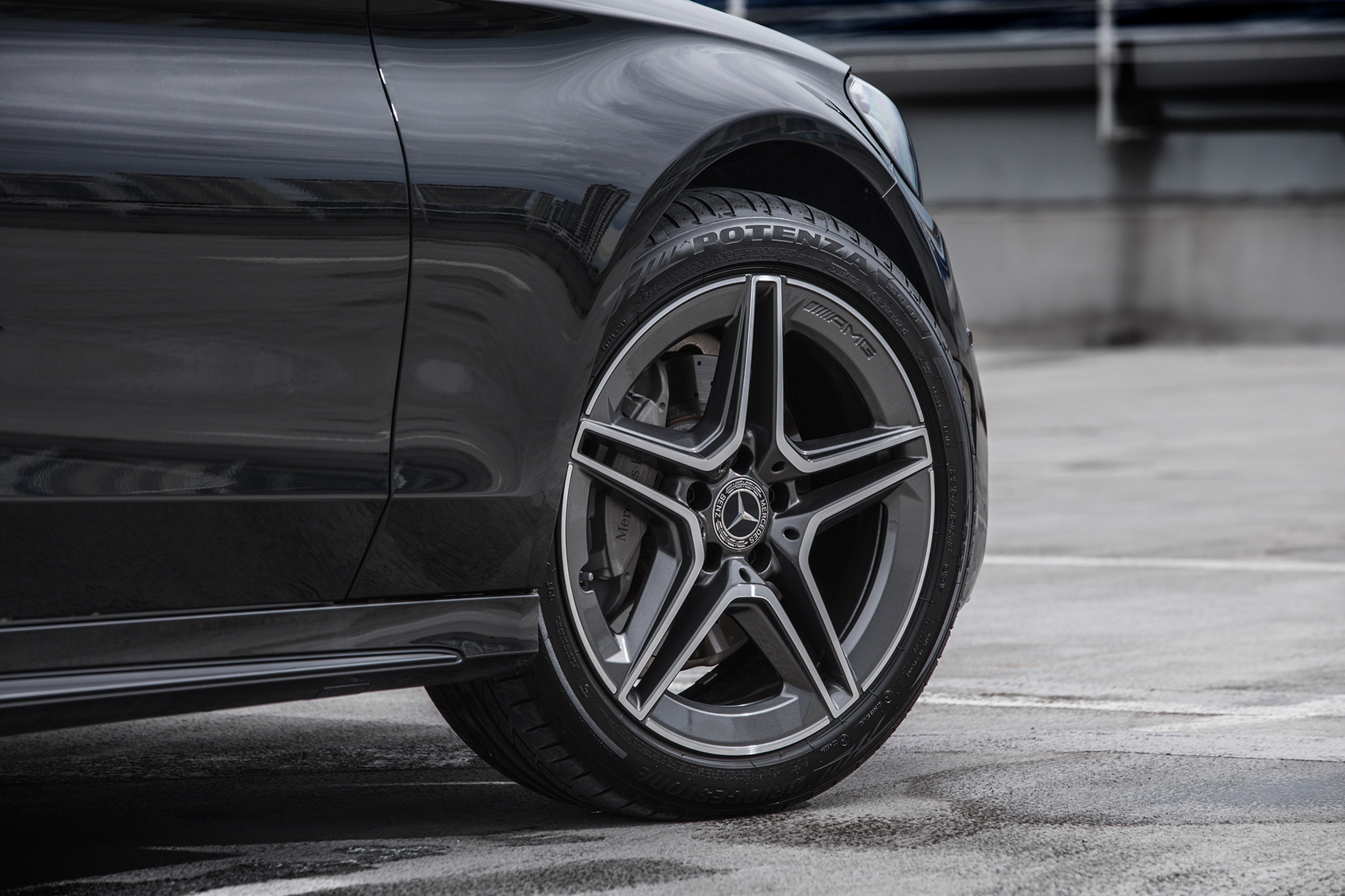 Mercedes-Benz ra mat C 200 AMG anh 4