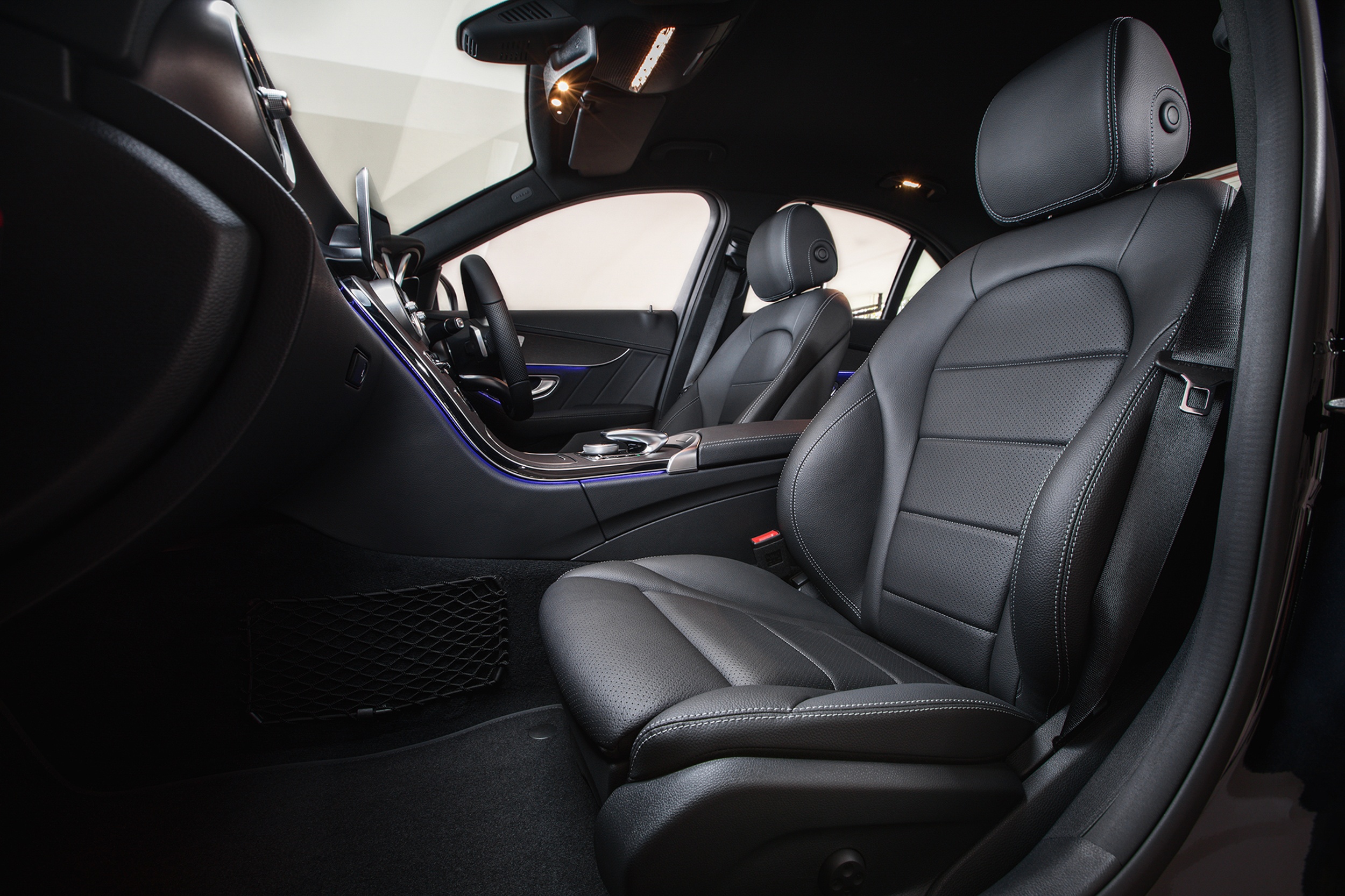 Mercedes-Benz ra mat C 200 AMG anh 6