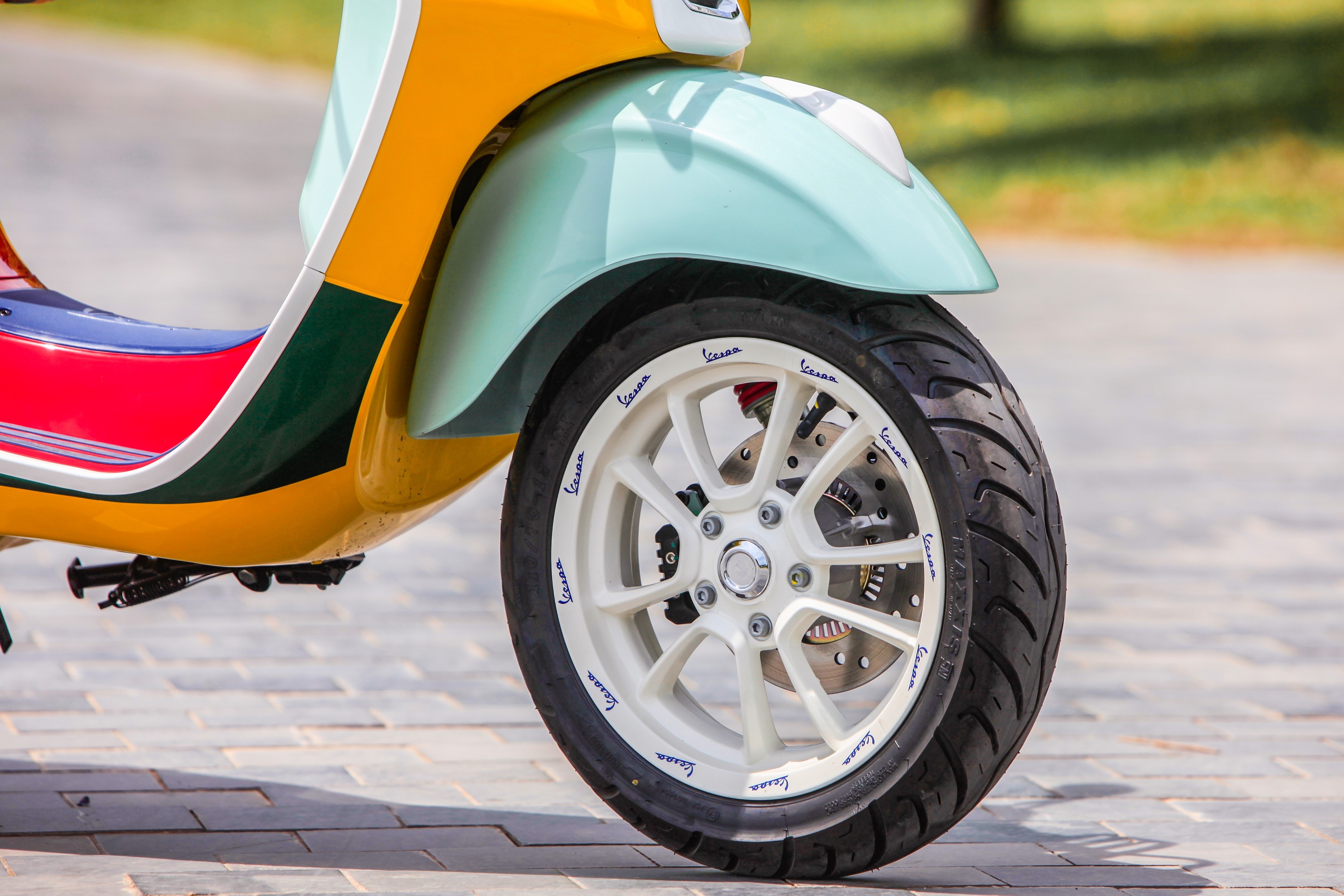 Chi tiết Vespa Primavera Sean Wotherspoon tại Việt Nam ảnh 9 Chi tiet Vespa Primavera Sean Wotherspoon tai Viet Nam anh 9