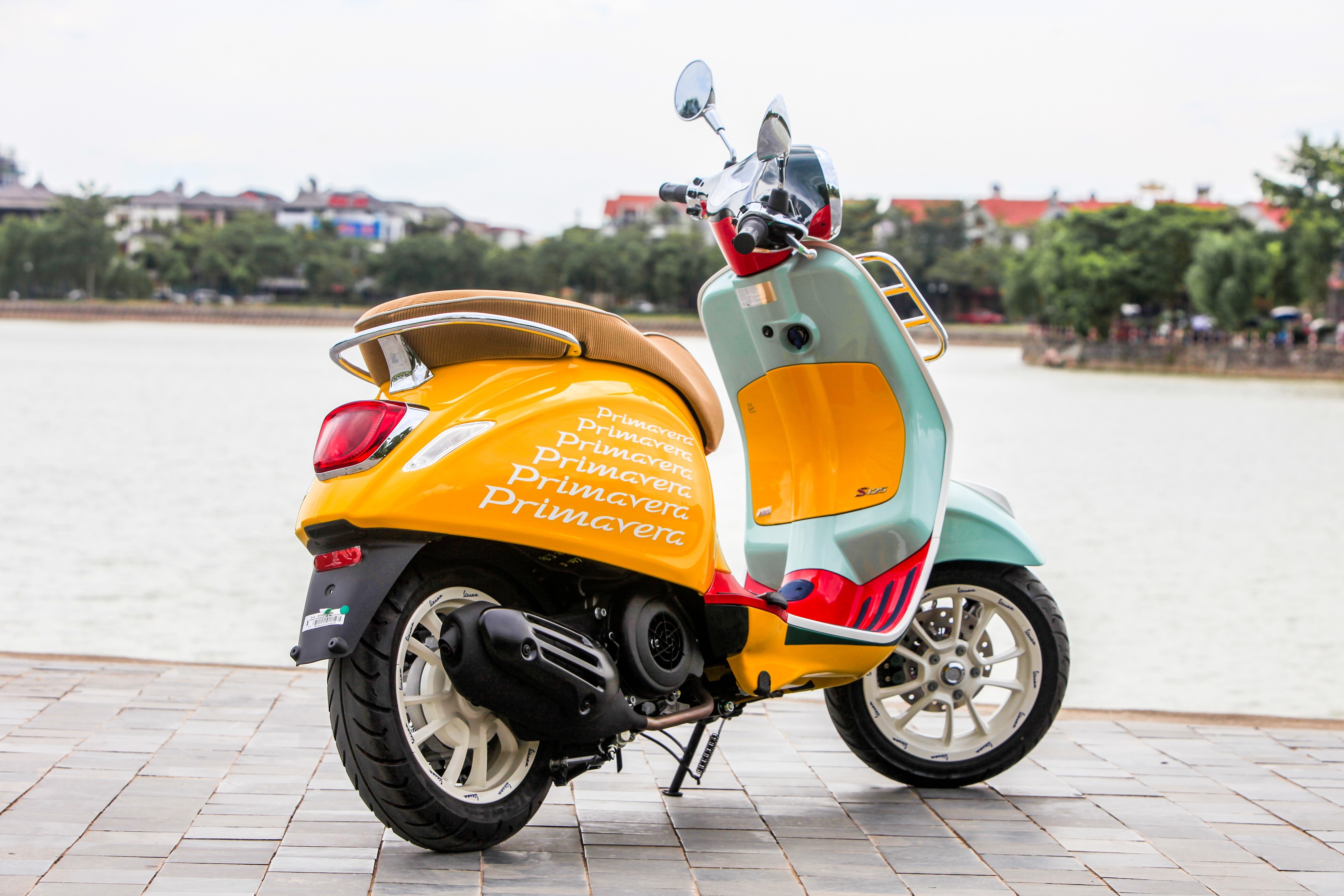 Chi tiết Vespa Primavera Sean Wotherspoon tại Việt Nam ảnh 16 Chi tiet Vespa Primavera Sean Wotherspoon tai Viet Nam anh 16