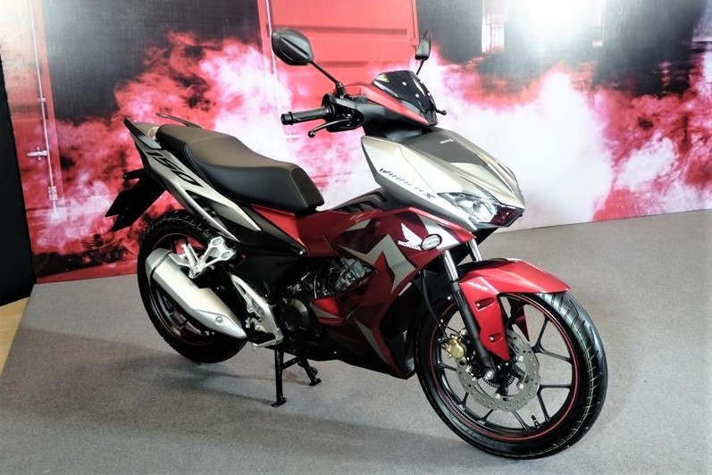 Sau mot nam ra mat, Honda Winner X o dau so voi Yamaha Exciter? hinh anh