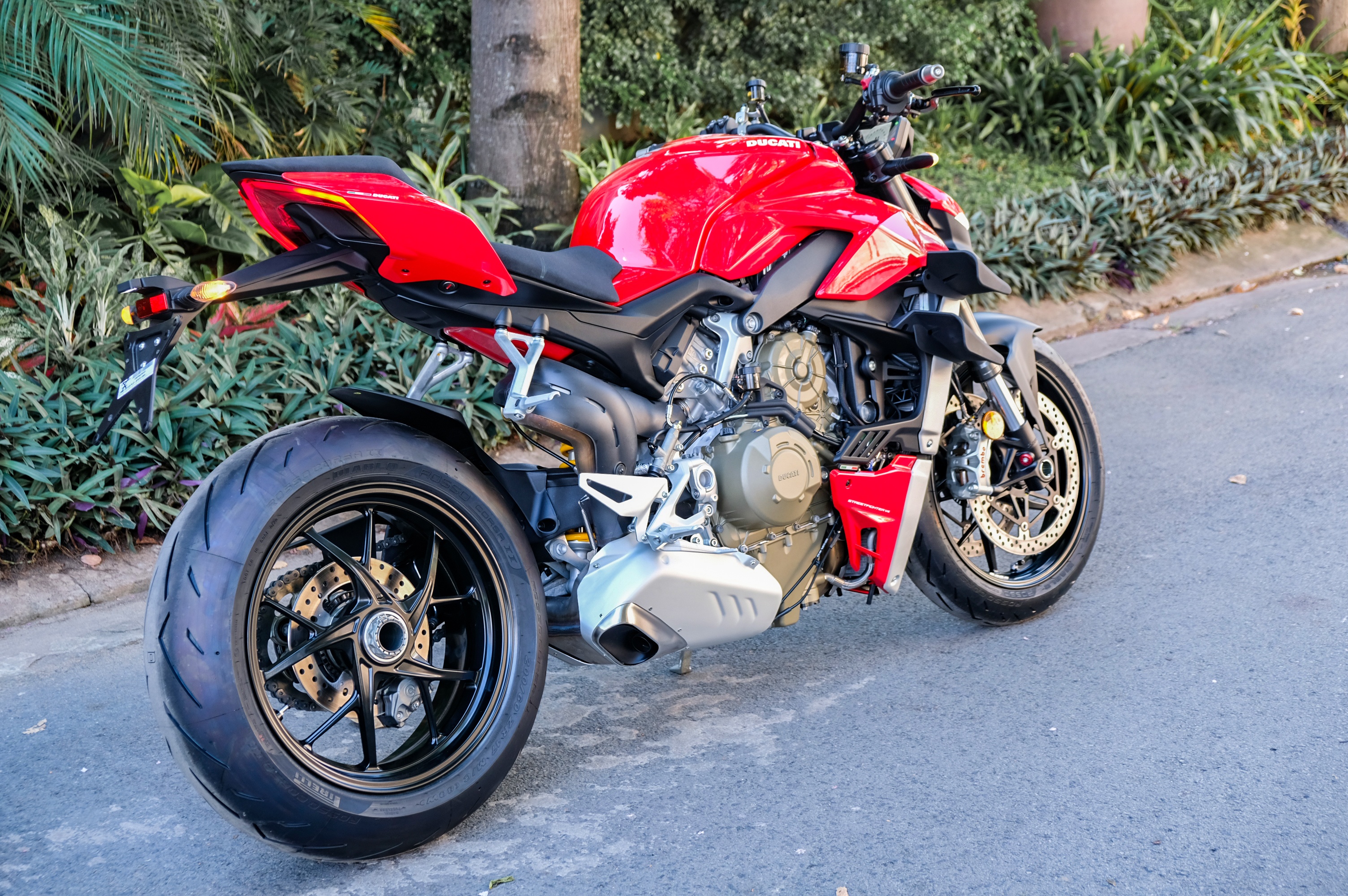 Chi tiet Ducati Streetfighter V4 dau tien Viet Nam anh 4