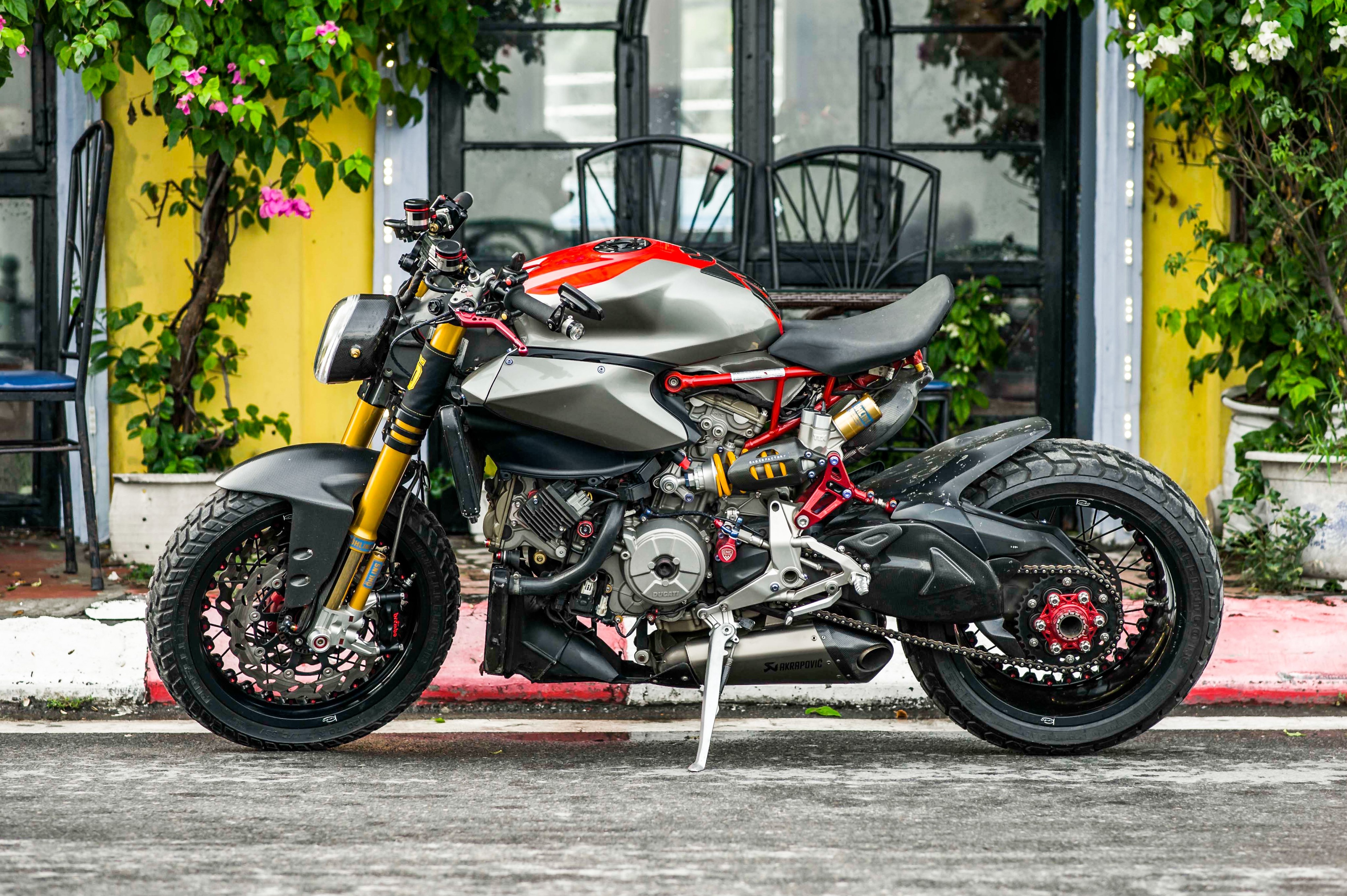 Ducati 1199 Panigale S do cafe racer anh 4