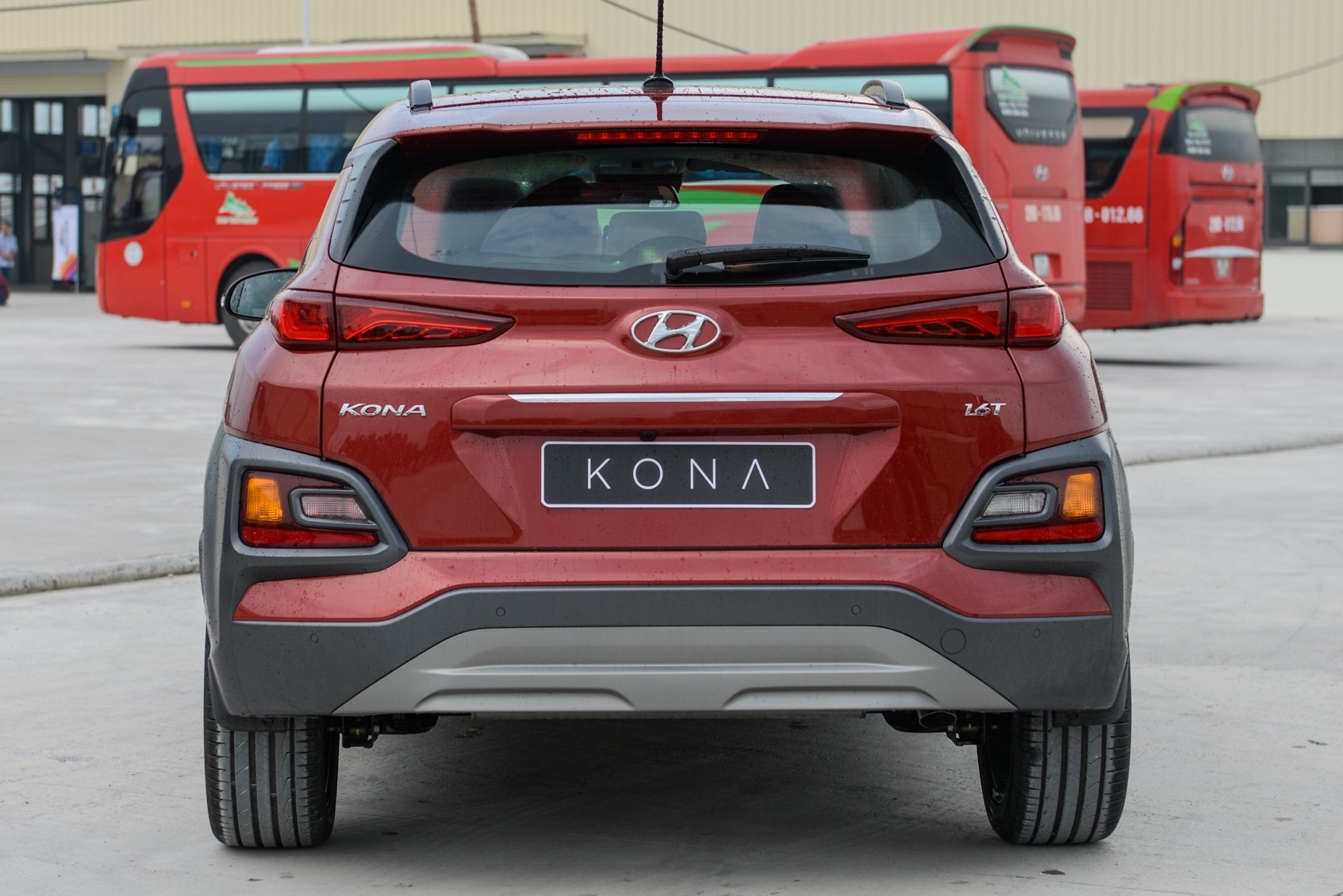 Chọn Kia Seltos 1.4 Premium hay Hyundai Kona 1.6 Turbo? ảnh 18 Chon Kia Seltos 1.4 Premium hay Hyundai Kona 1.6 Turbo? anh 18