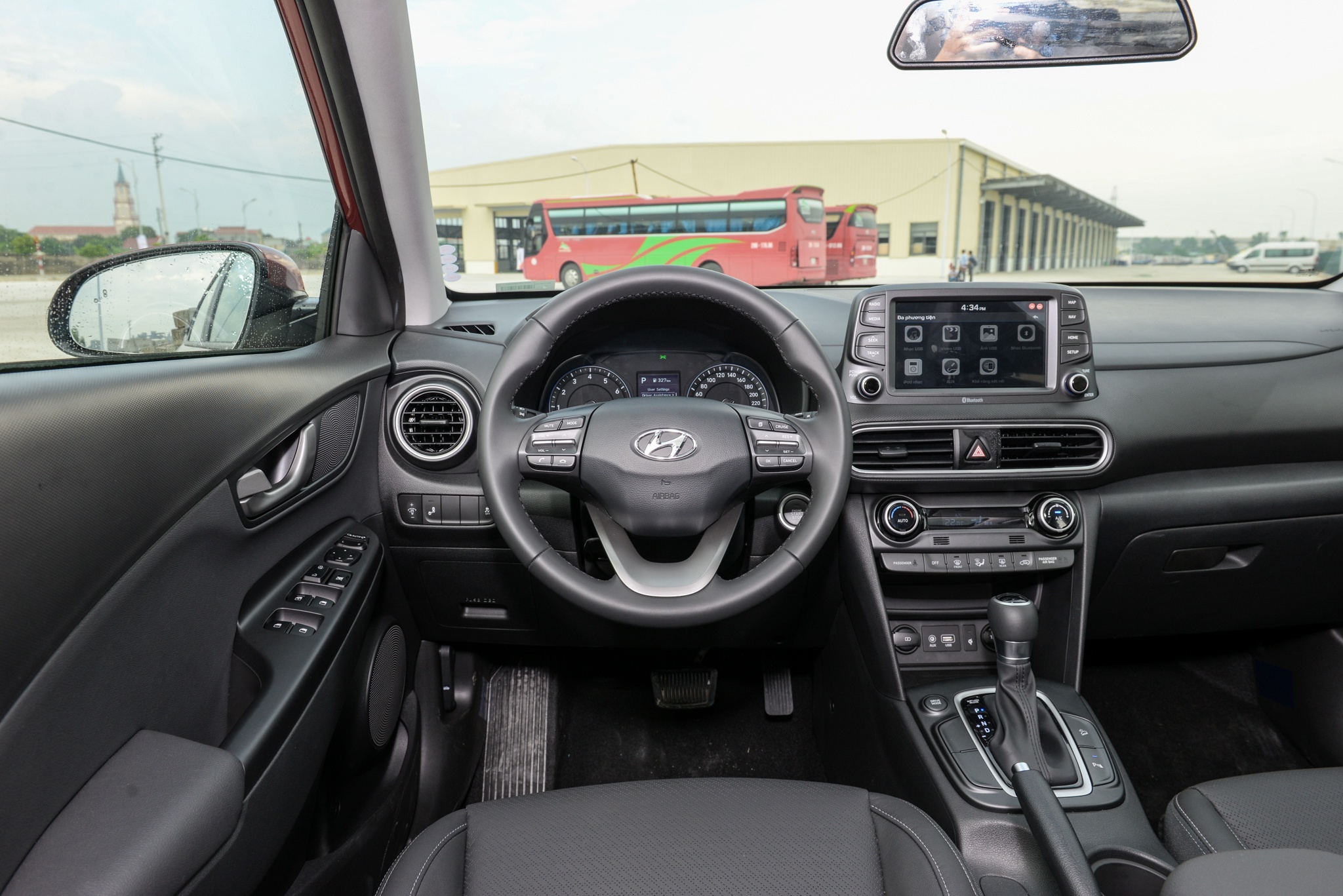 Chọn Kia Seltos 1.4 Premium hay Hyundai Kona 1.6 Turbo? ảnh 10 Chon Kia Seltos 1.4 Premium hay Hyundai Kona 1.6 Turbo? anh 10