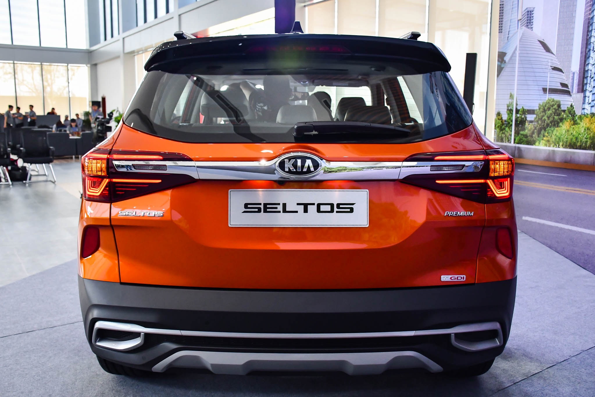 Chọn Kia Seltos 1.4 Premium hay Hyundai Kona 1.6 Turbo? ảnh 17 Chon Kia Seltos 1.4 Premium hay Hyundai Kona 1.6 Turbo? anh 17