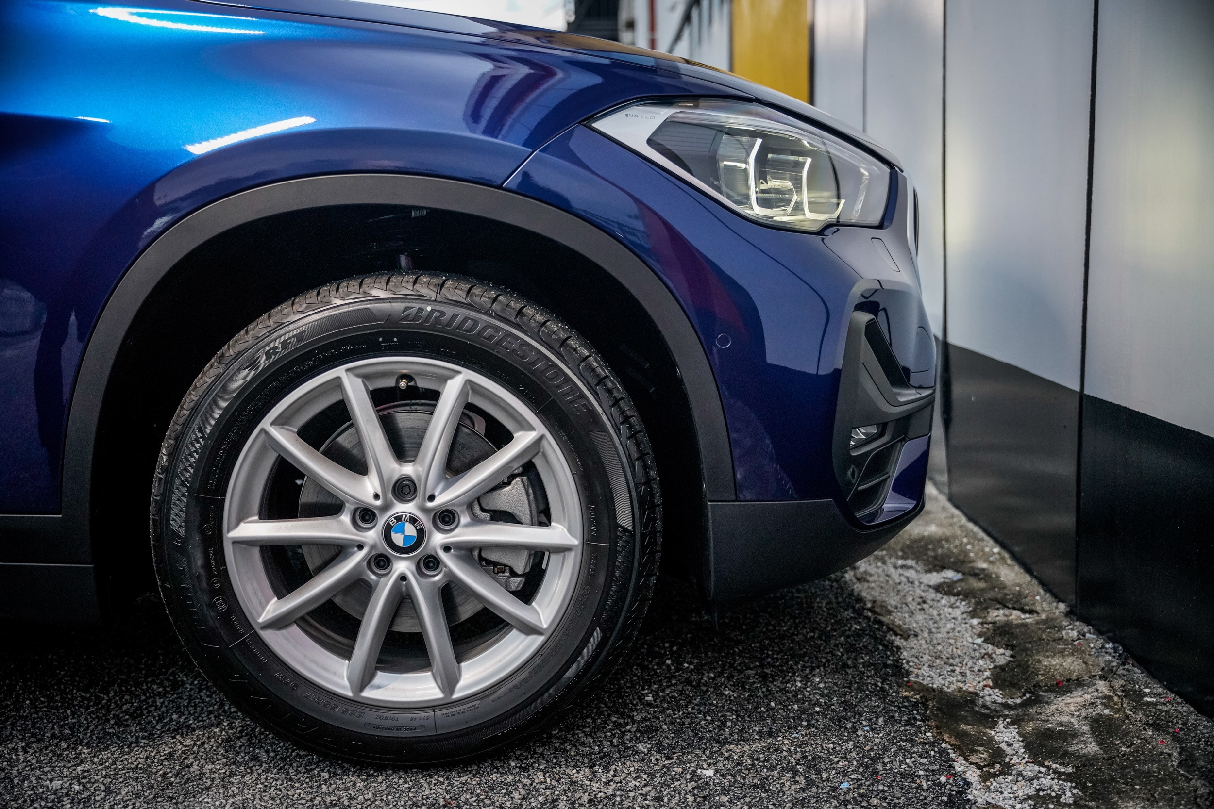 BMW X1 sDrive18i 2020 ra mat Malaysia anh 9