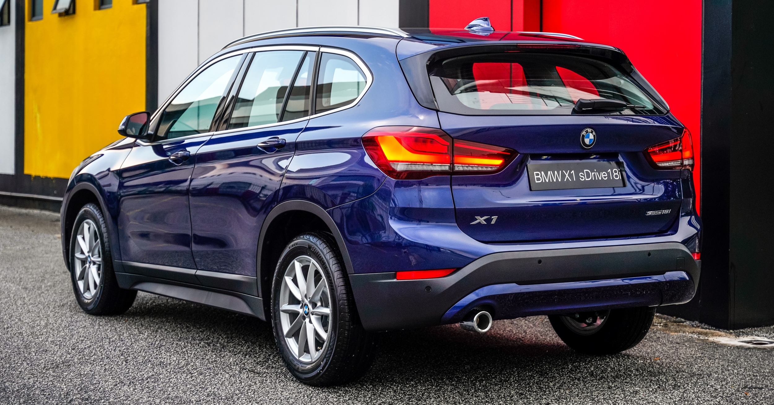 BMW X1 sDrive18i 2020 ra mat Malaysia anh 2