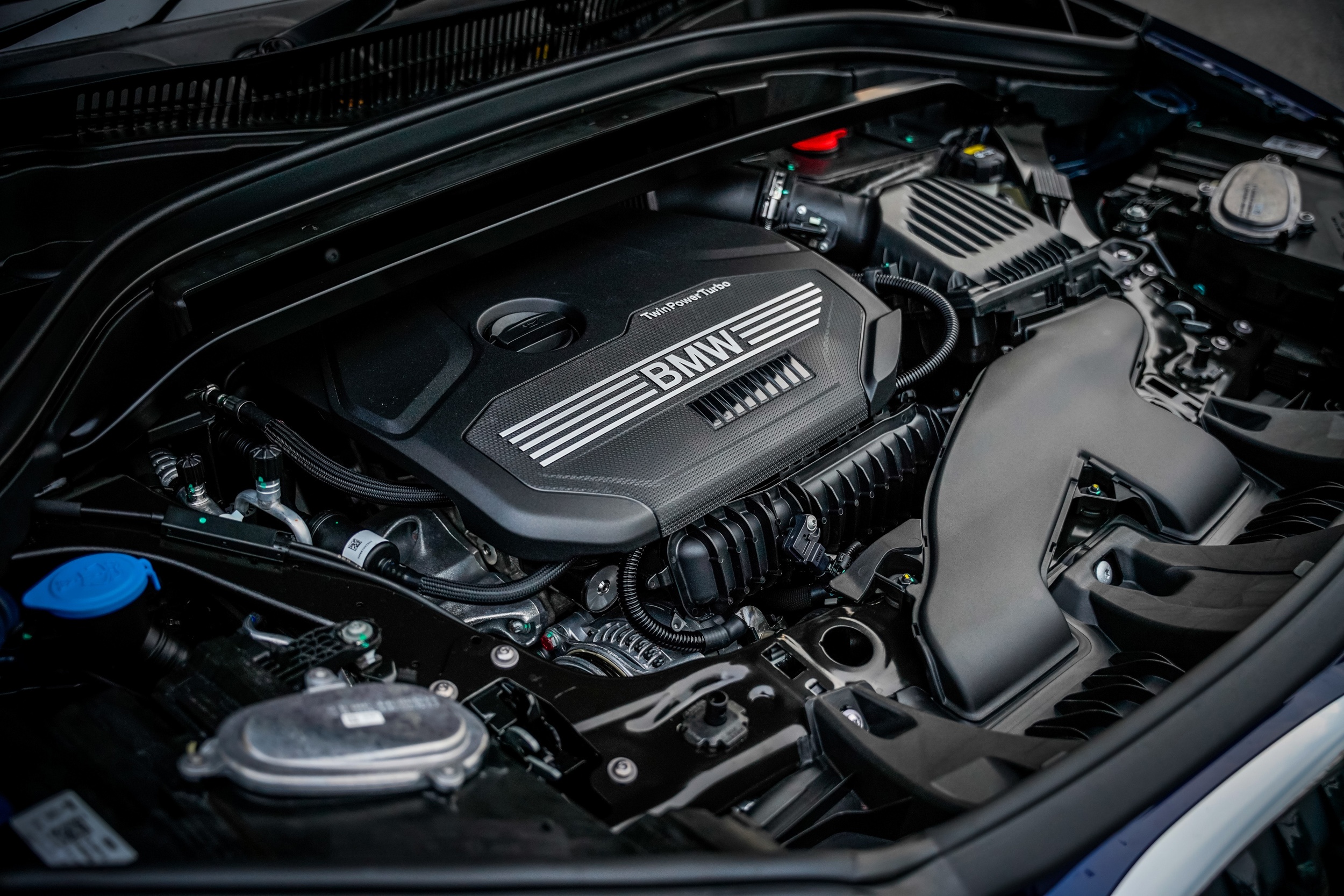 BMW X1 sDrive18i 2020 ra mat Malaysia anh 7