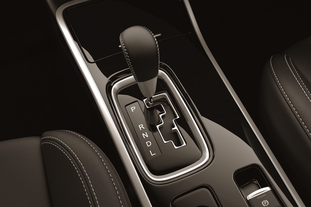 Mitsubishi Outlander 2.4 CVT Premium ra mat VN anh 8