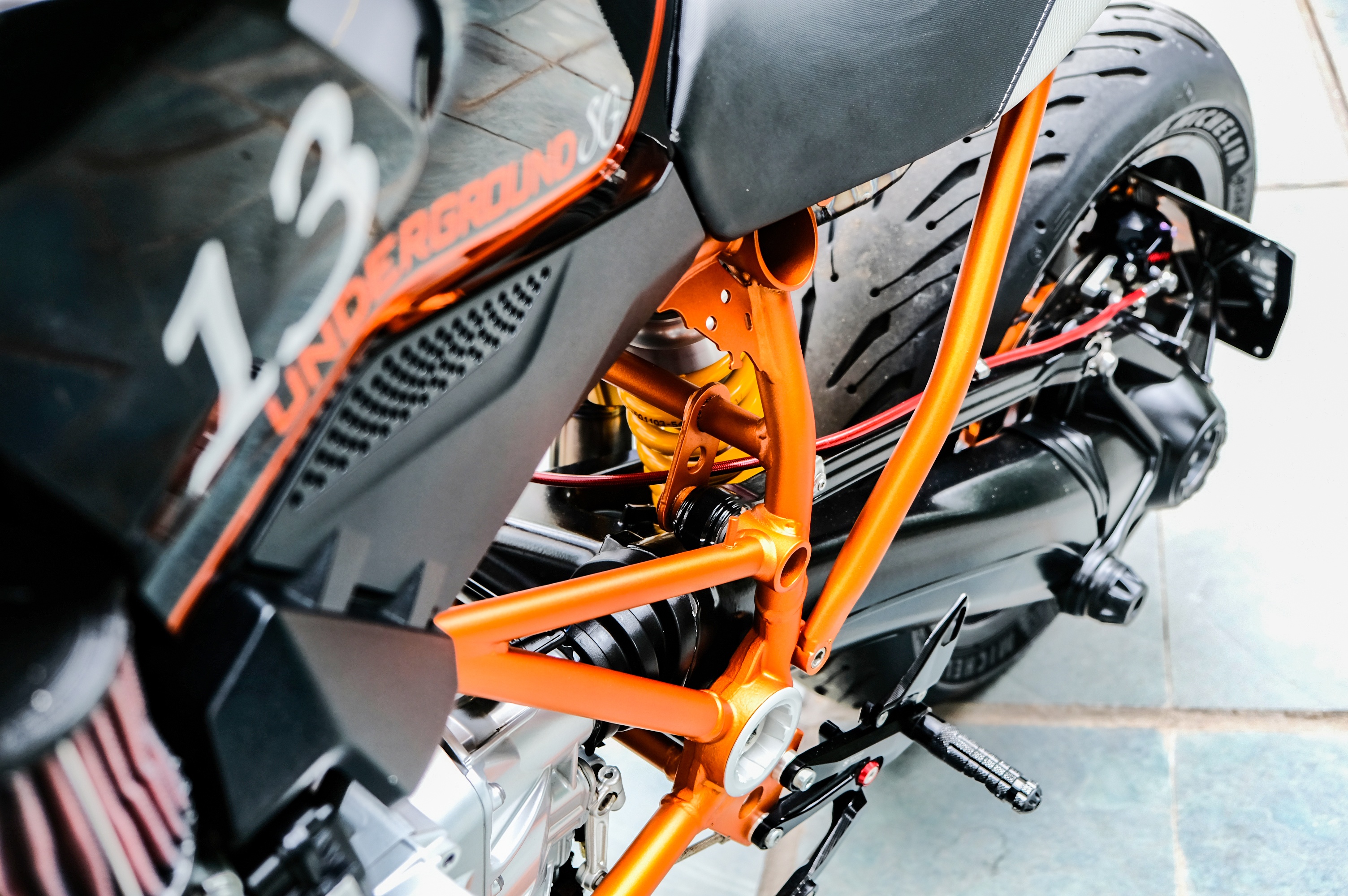 vua dia hinh BMW R 1200 GS thanh supermoto anh 5