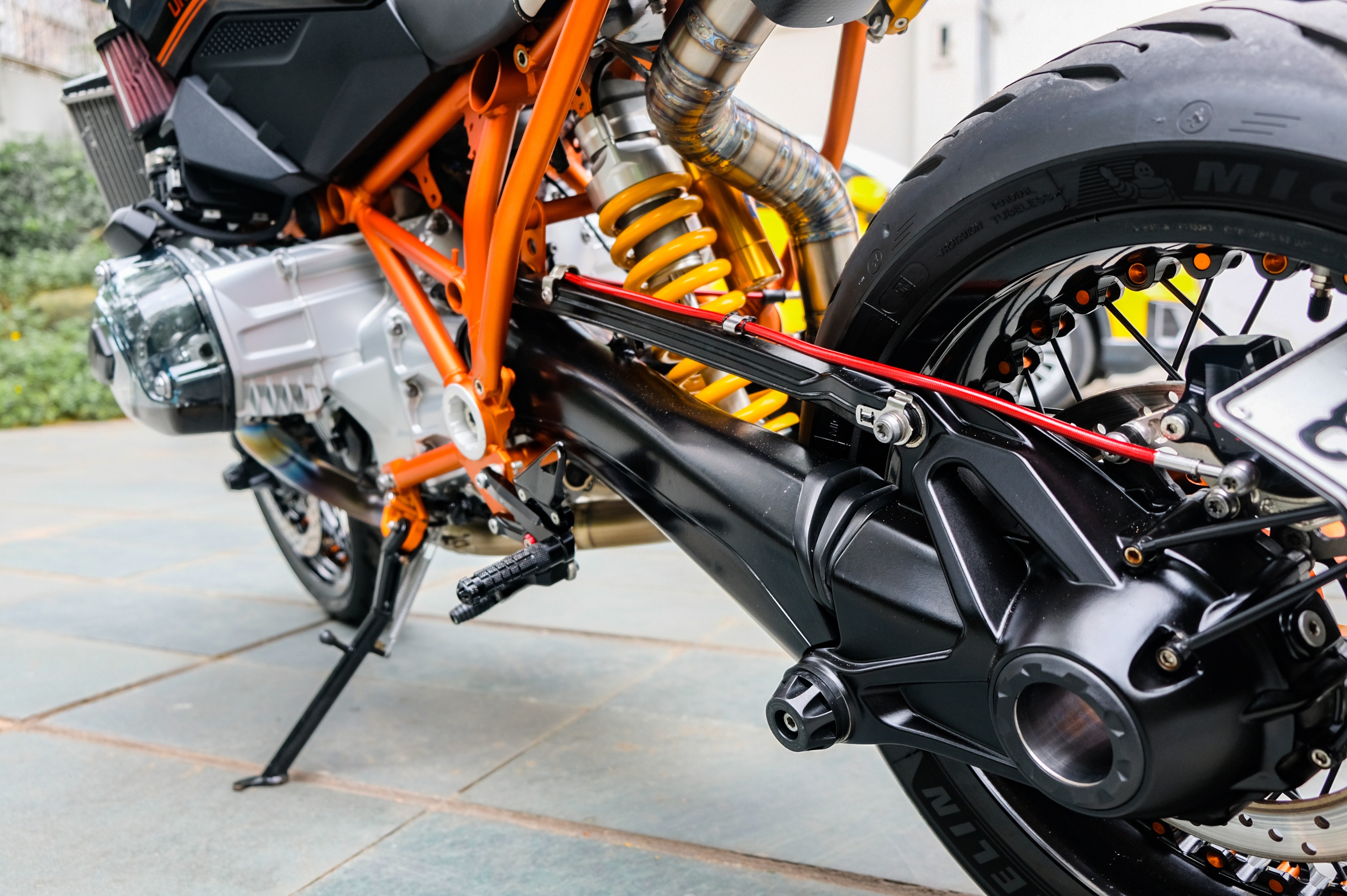 vua dia hinh BMW R 1200 GS thanh supermoto anh 7