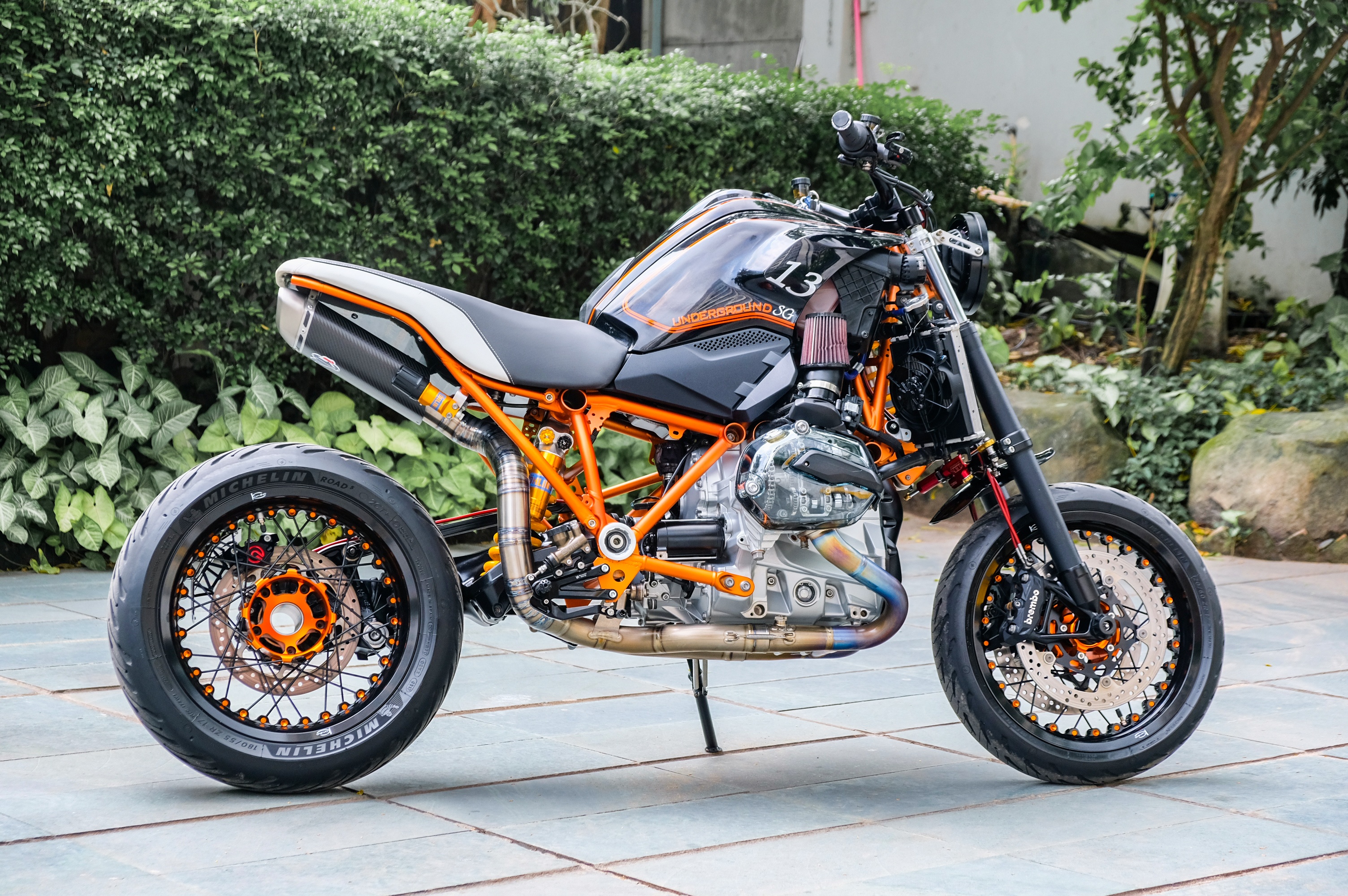 vua dia hinh BMW R 1200 GS thanh supermoto anh 2