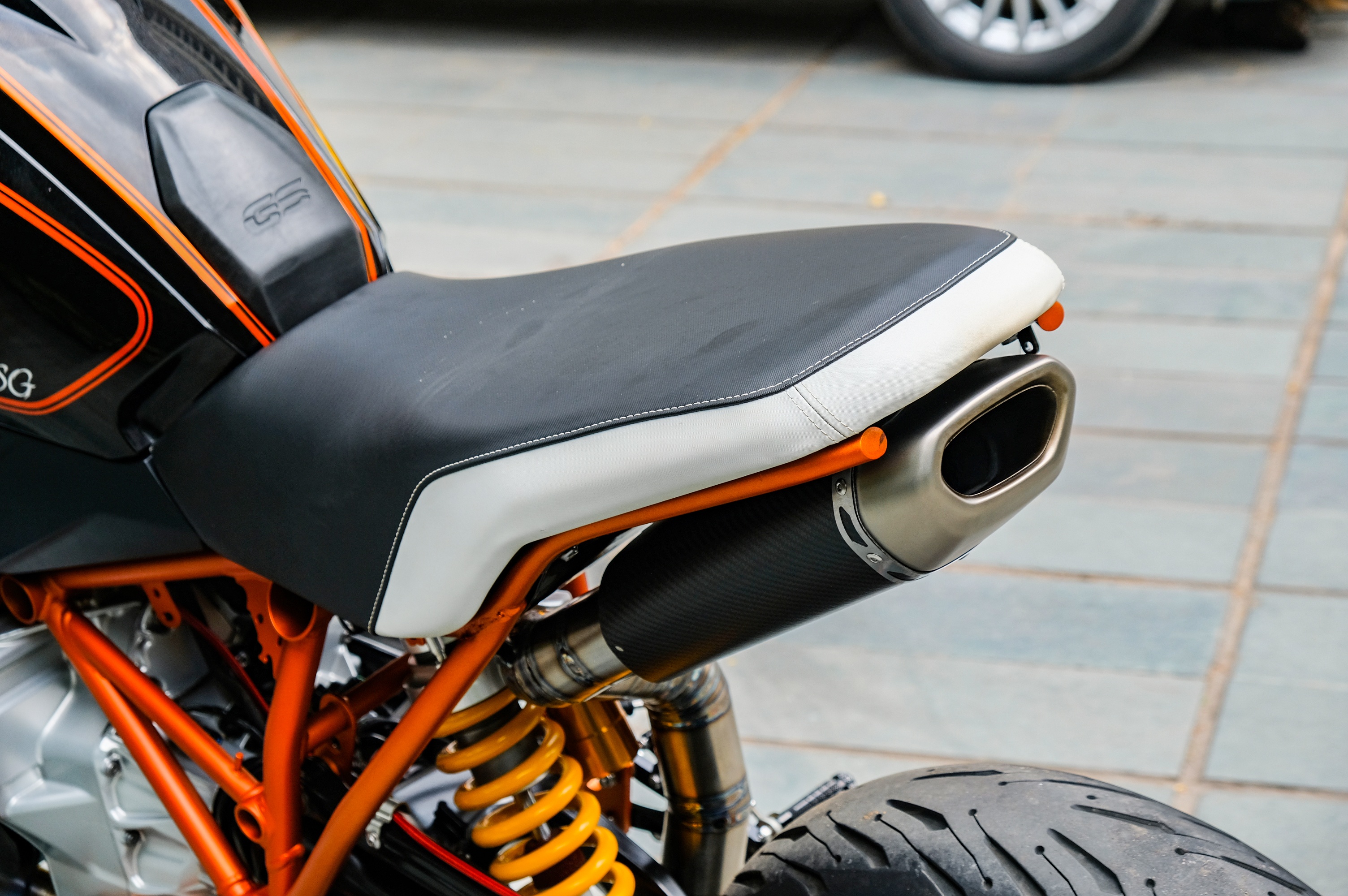 vua dia hinh BMW R 1200 GS thanh supermoto anh 10