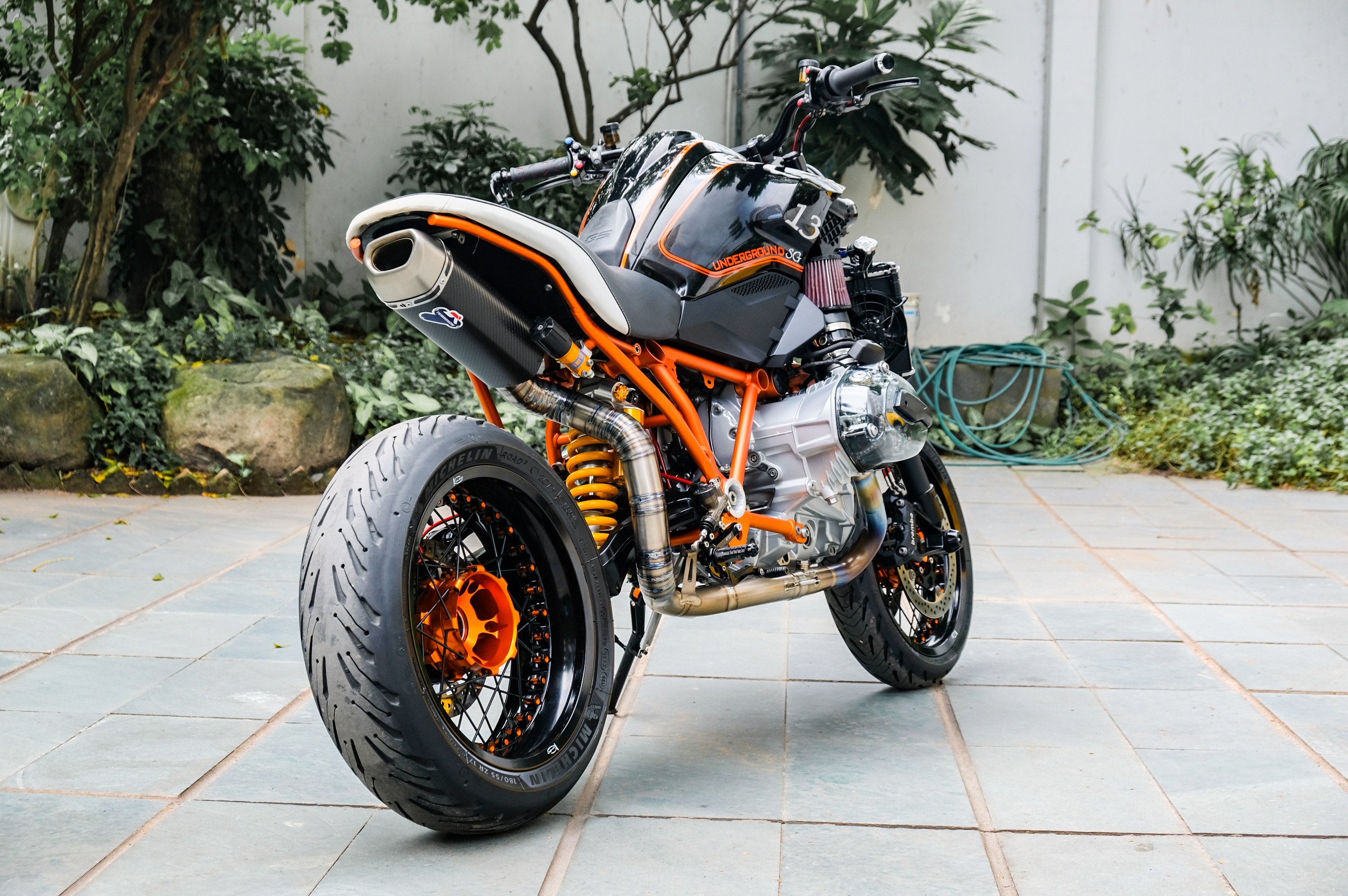 vua dia hinh BMW R 1200 GS thanh supermoto anh 3