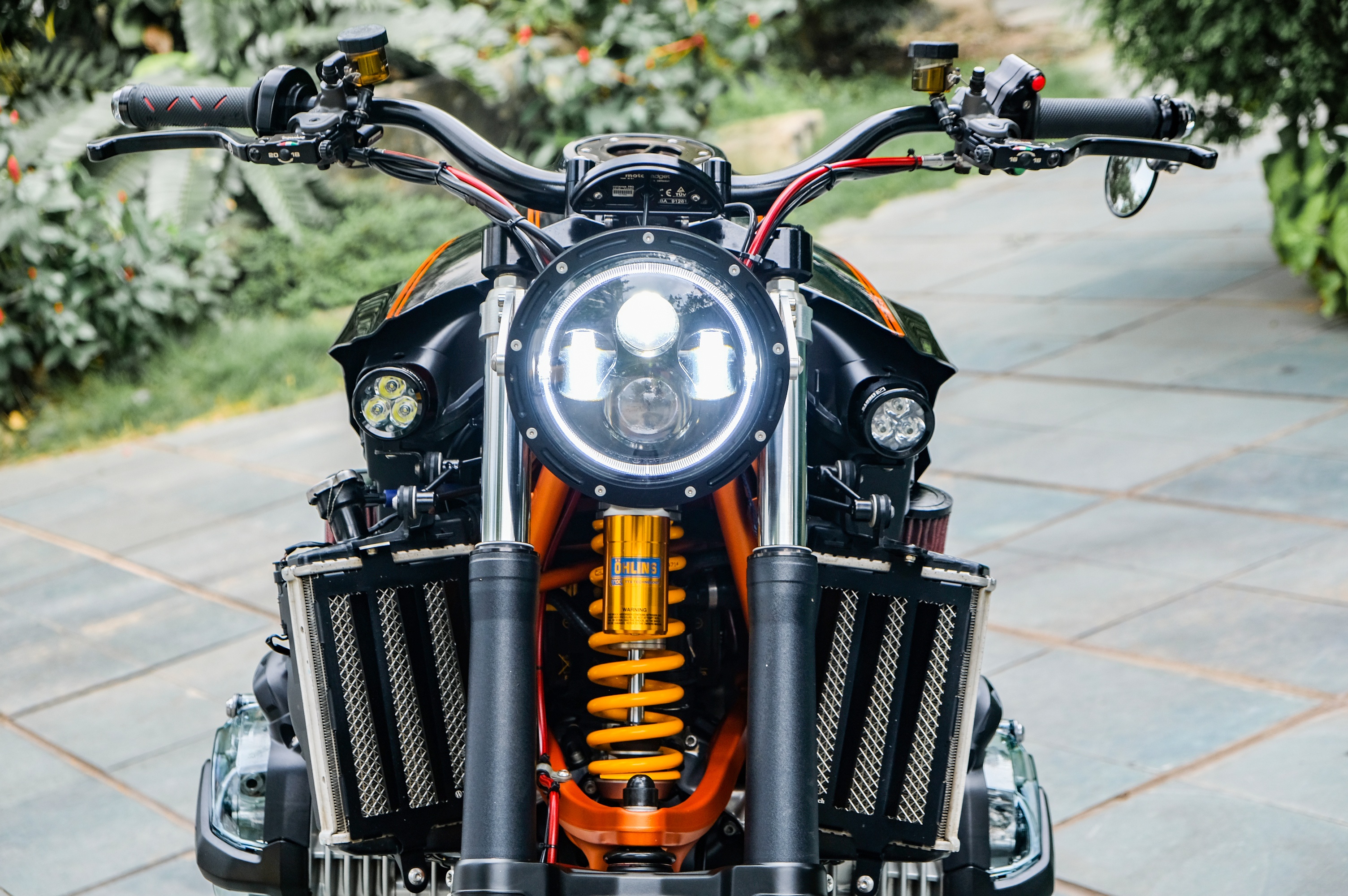 vua dia hinh BMW R 1200 GS thanh supermoto anh 6