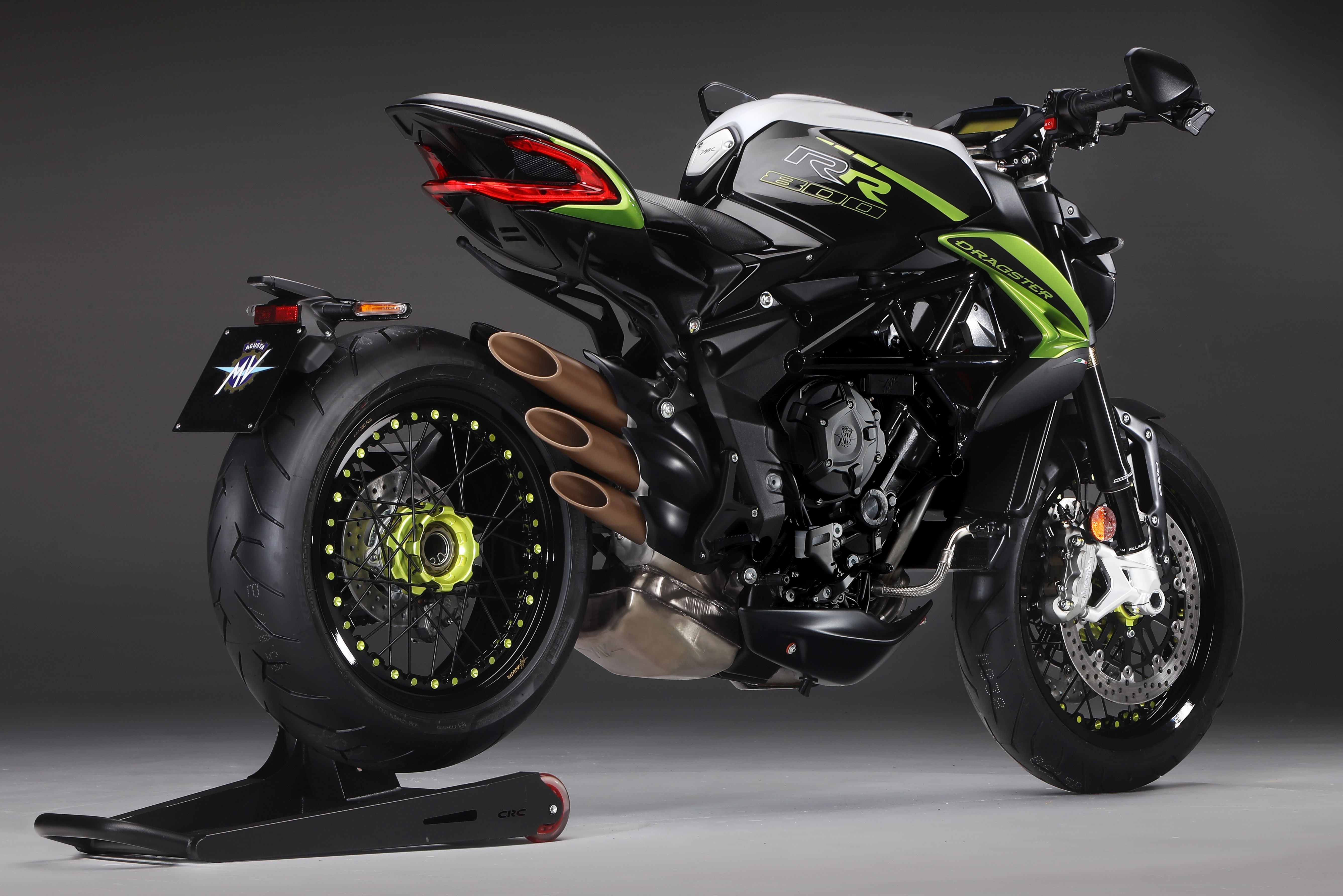 MV Agusta su dung hop so khong can bop con anh 3