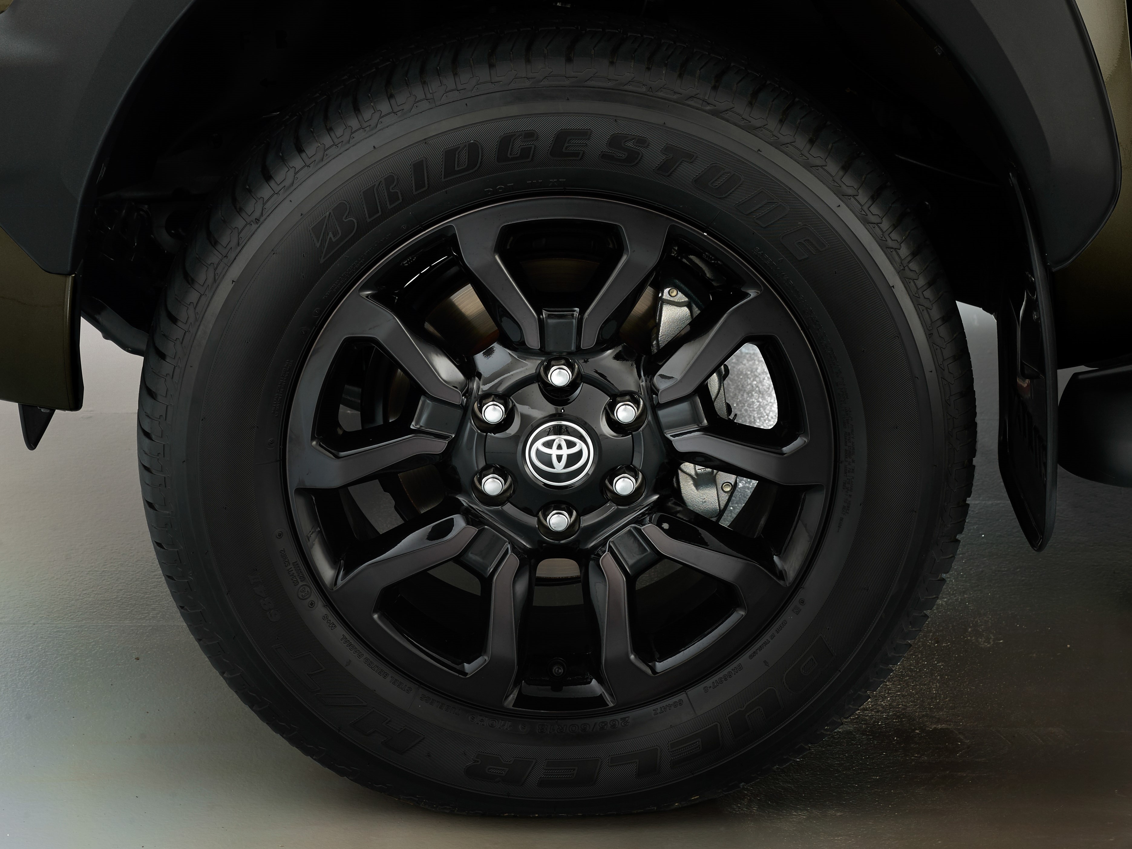 Toyota Hilux 2020 sap ra mat Malaysia anh 9