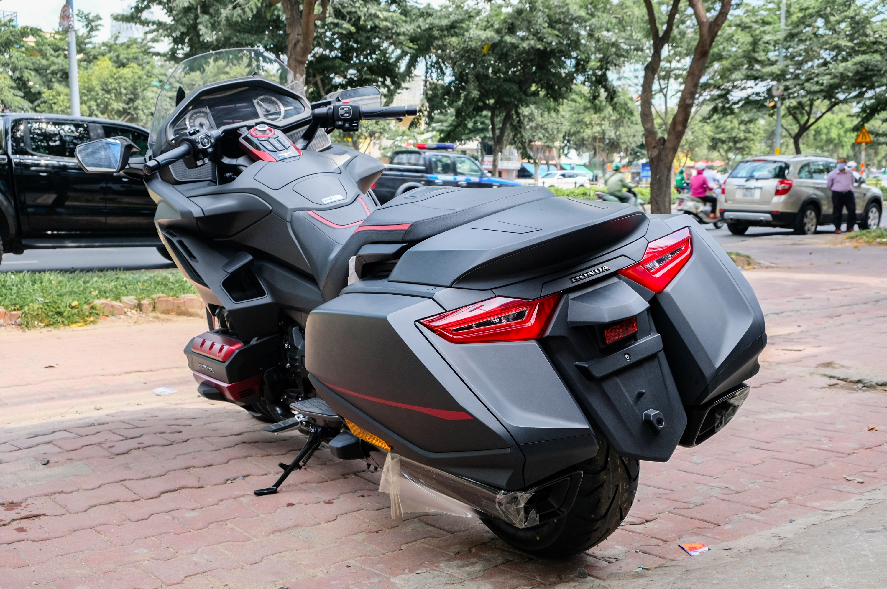 Chi tiết Honda Gold Wing F6B ảnh 3 Chi tiet Honda Gold Wing F6B anh 3