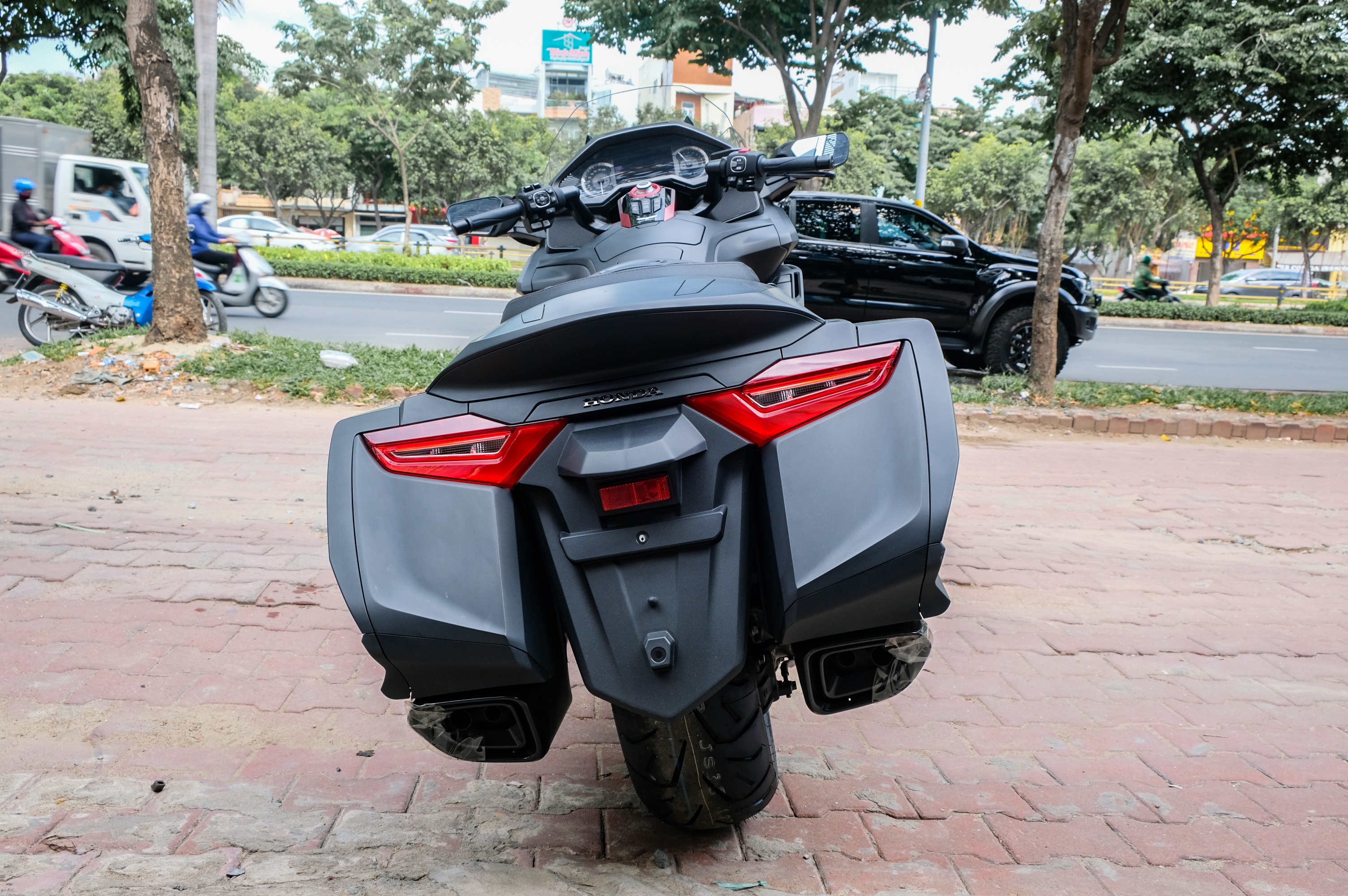 Chi tiết Honda Gold Wing F6B ảnh 4 Chi tiet Honda Gold Wing F6B anh 4