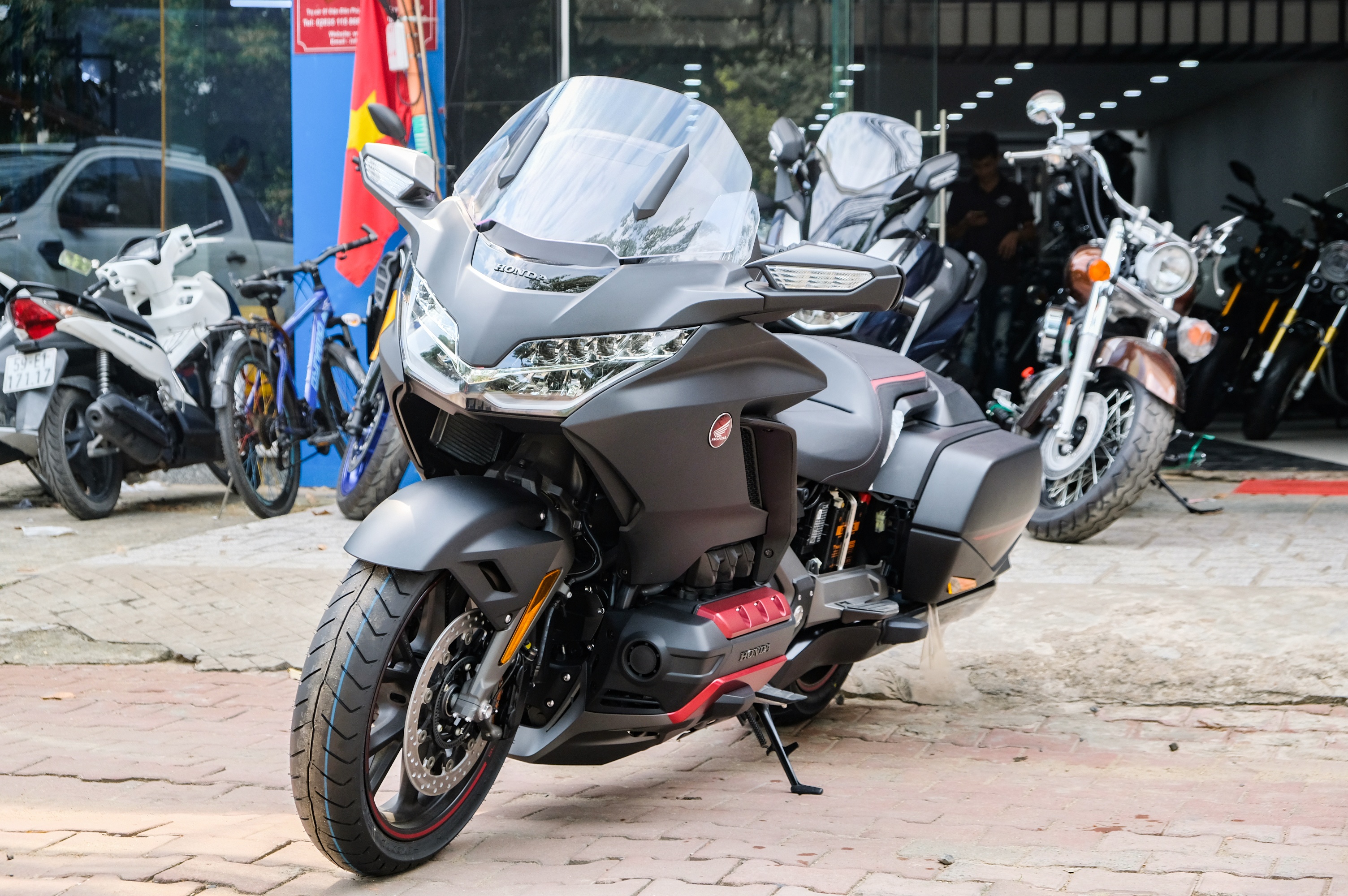 Chi tiet Honda Gold Wing F6B 2020 gia hon 1 ty dong tai Viet Nam hinh anh