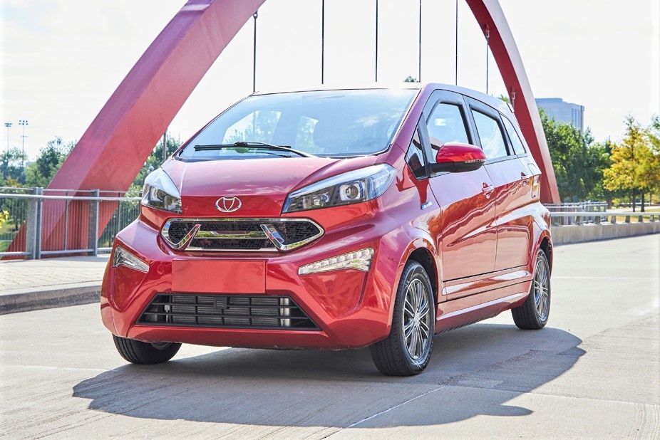 Hang xe Trung Quoc ra mat 'xe dien re nhat tai My', gia tu 13.000 USD hinh anh