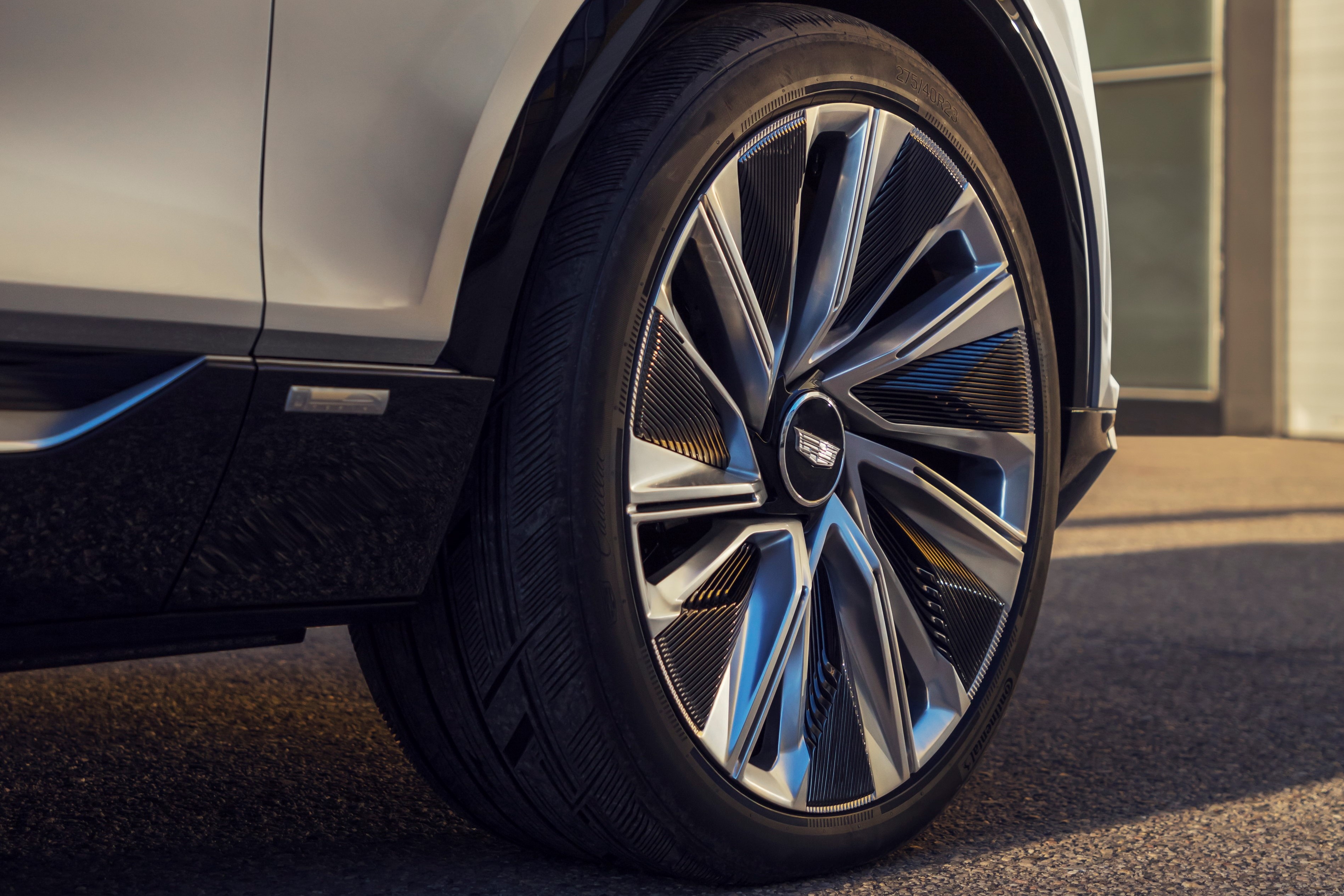 Cadillac ra mat SUV dien anh 8