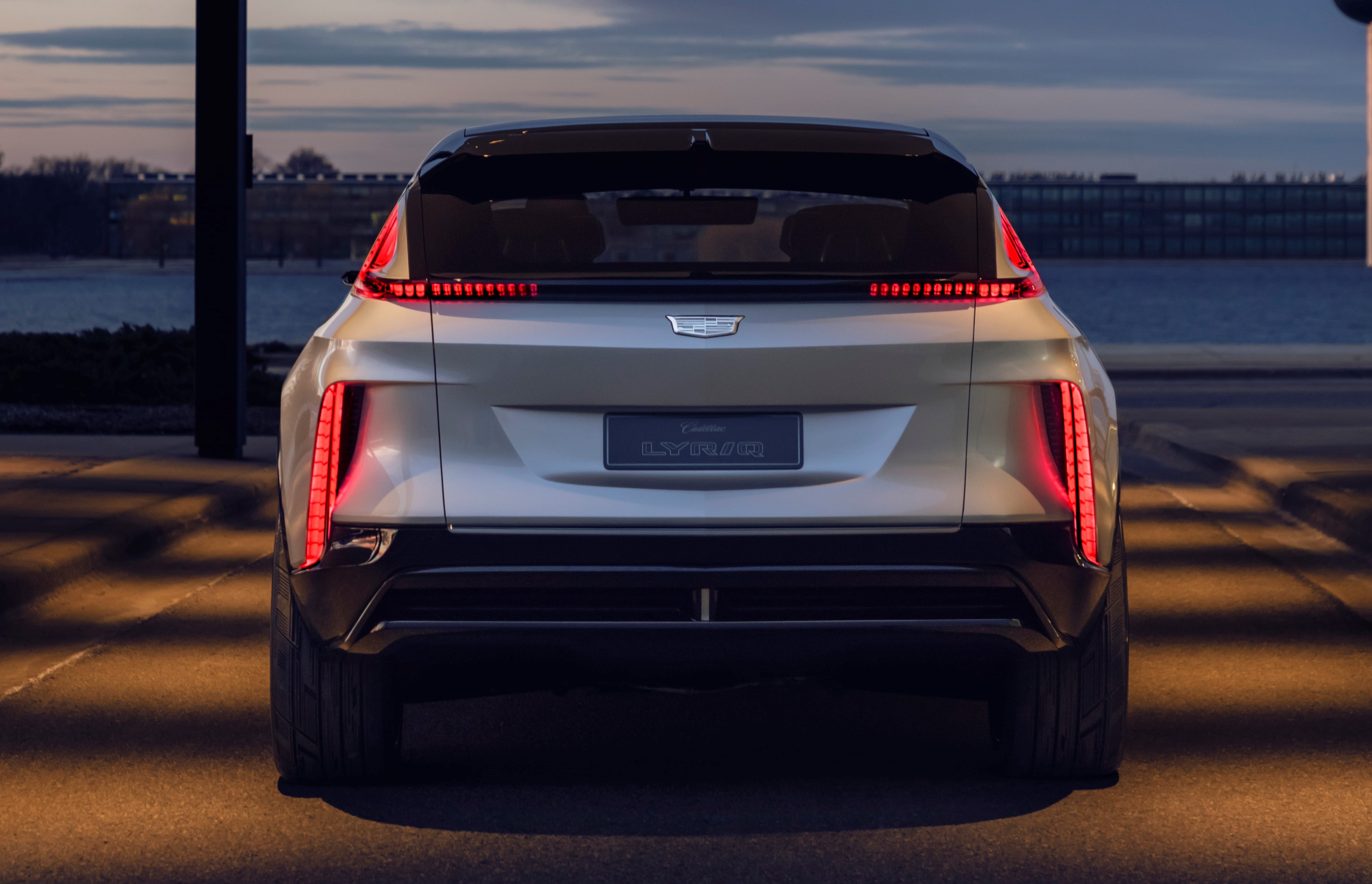 Cadillac ra mat SUV dien anh 7