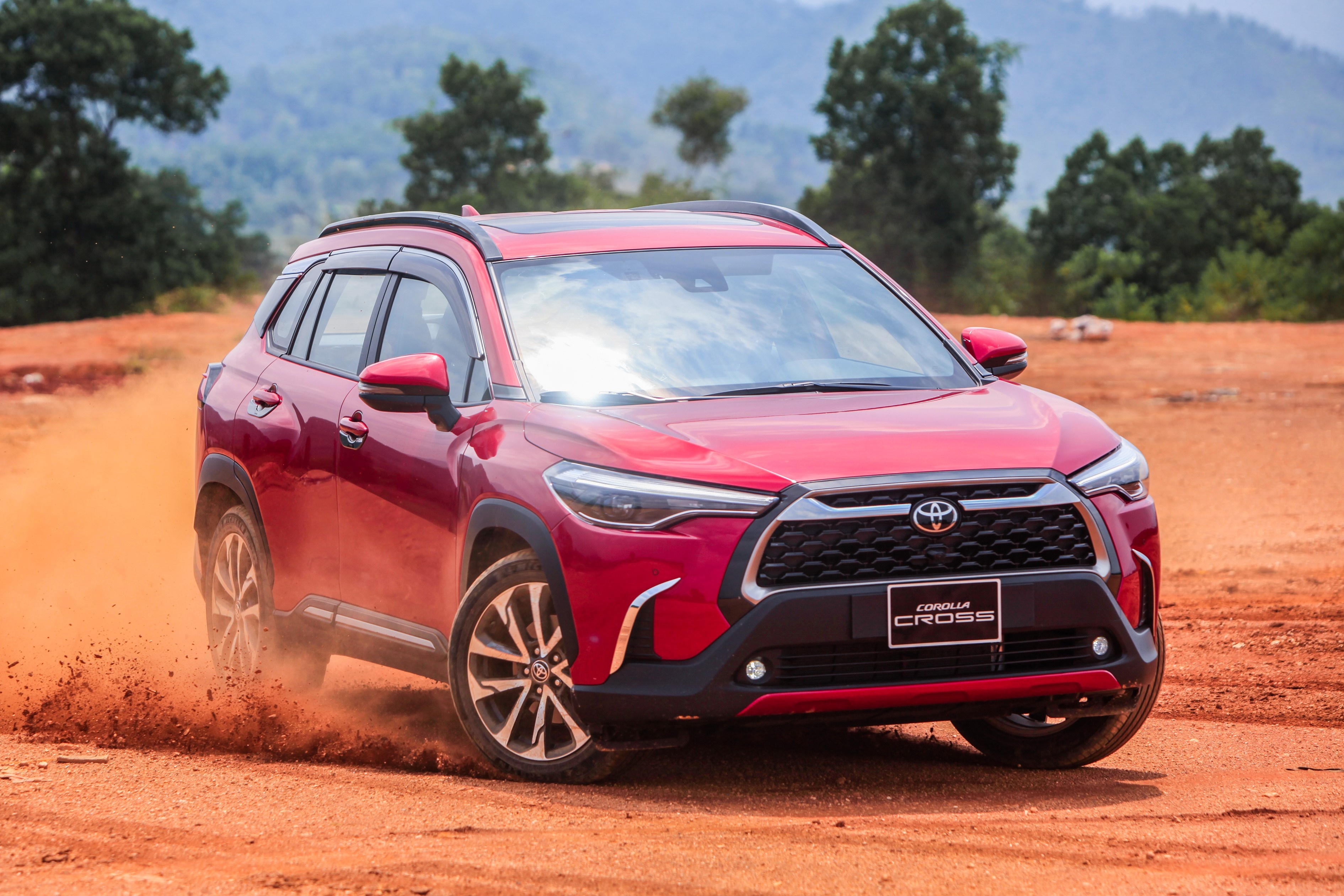 xe ban chay nhat tung phan khuc anh 1