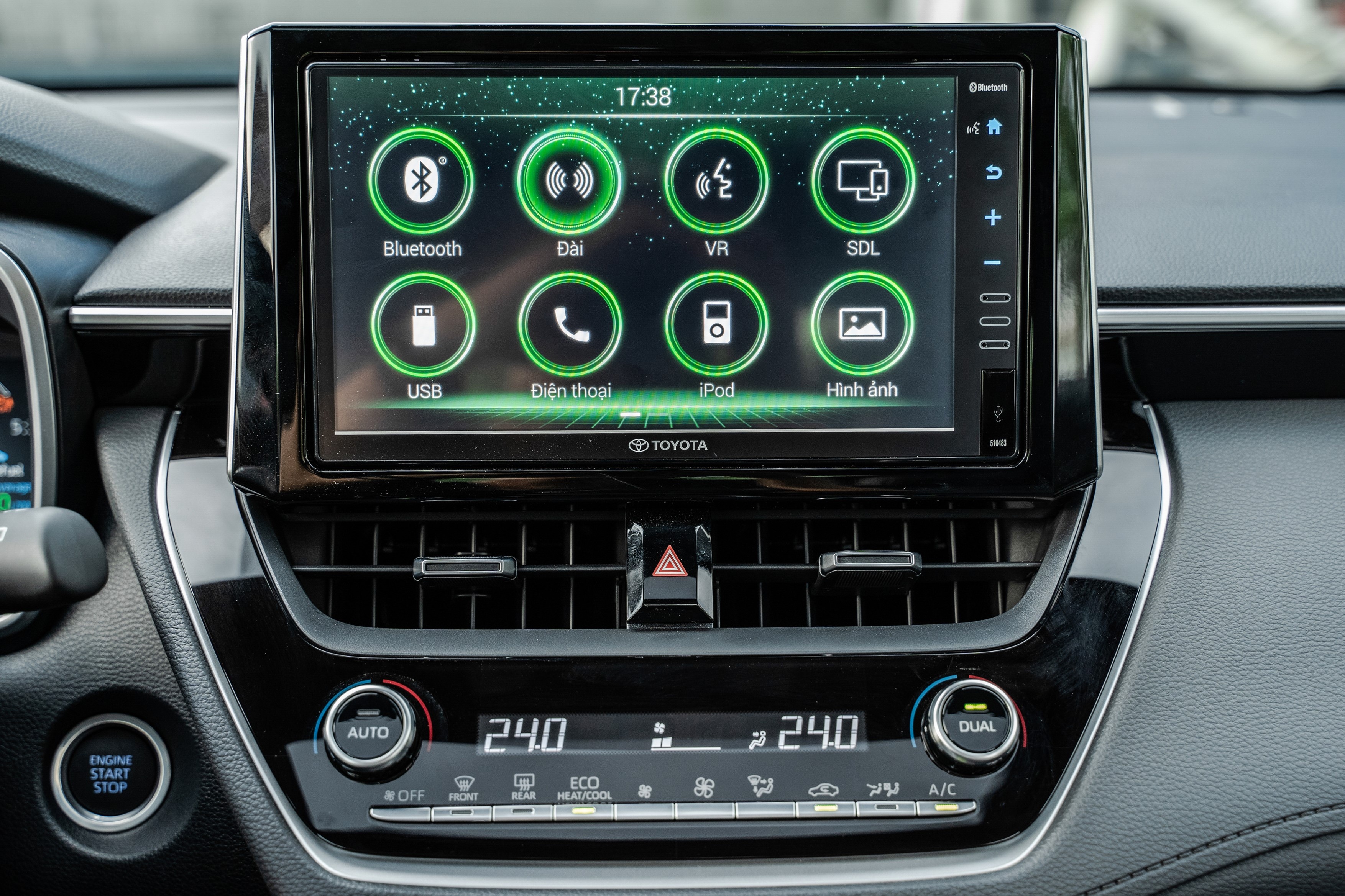 Chi tiet Toyota Corolla Cross 1.8V anh 10