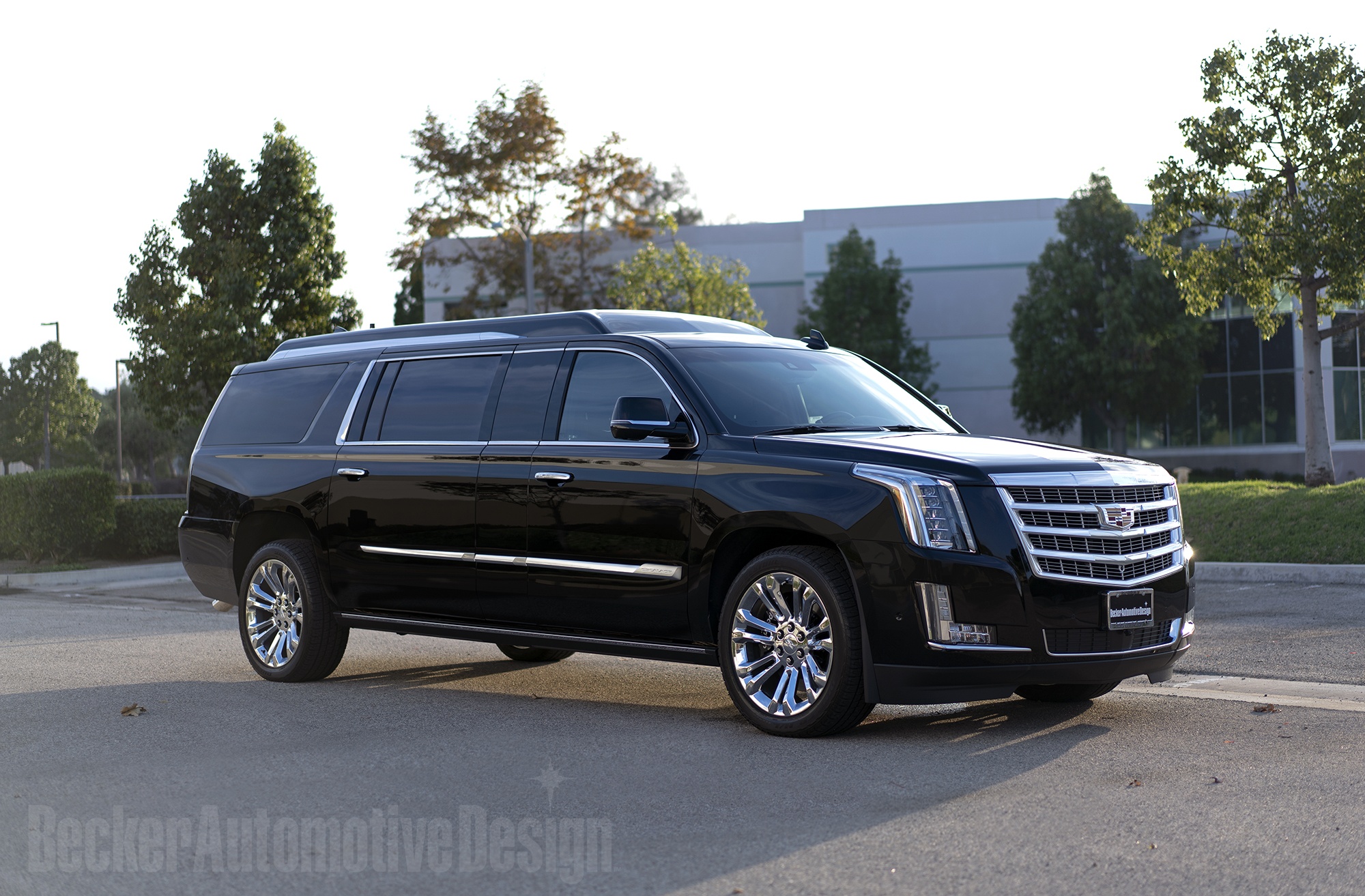 Ngoi sao phim 'Rambo' rao ban Cadillac Escalade ESV anh 6