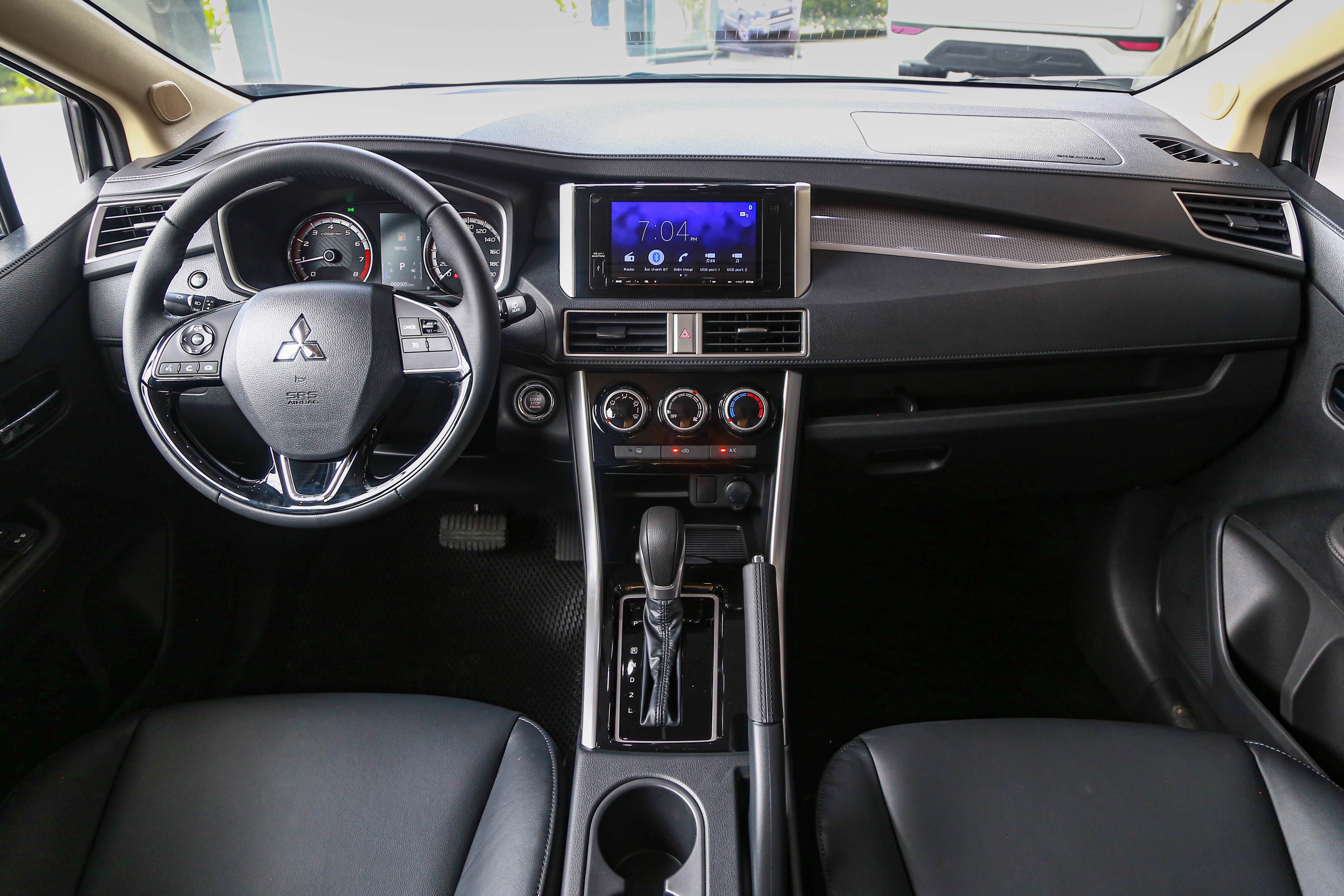 xe 7 chỗ ưu đãi trước bạ ảnh 3 xe 7 cho uu dai truoc ba anh 3