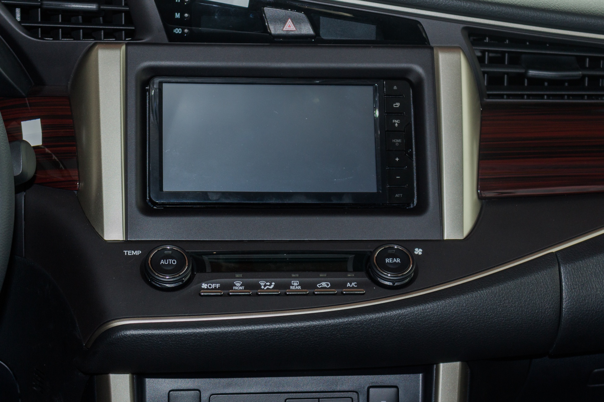 Nhung mau xe 7 cho cho gia dinh anh 19