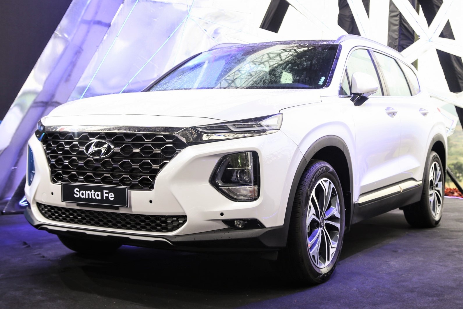 Hyundai Santa Fe bo xa Toyota Fortuner ve doanh so trong thang 7 hinh anh