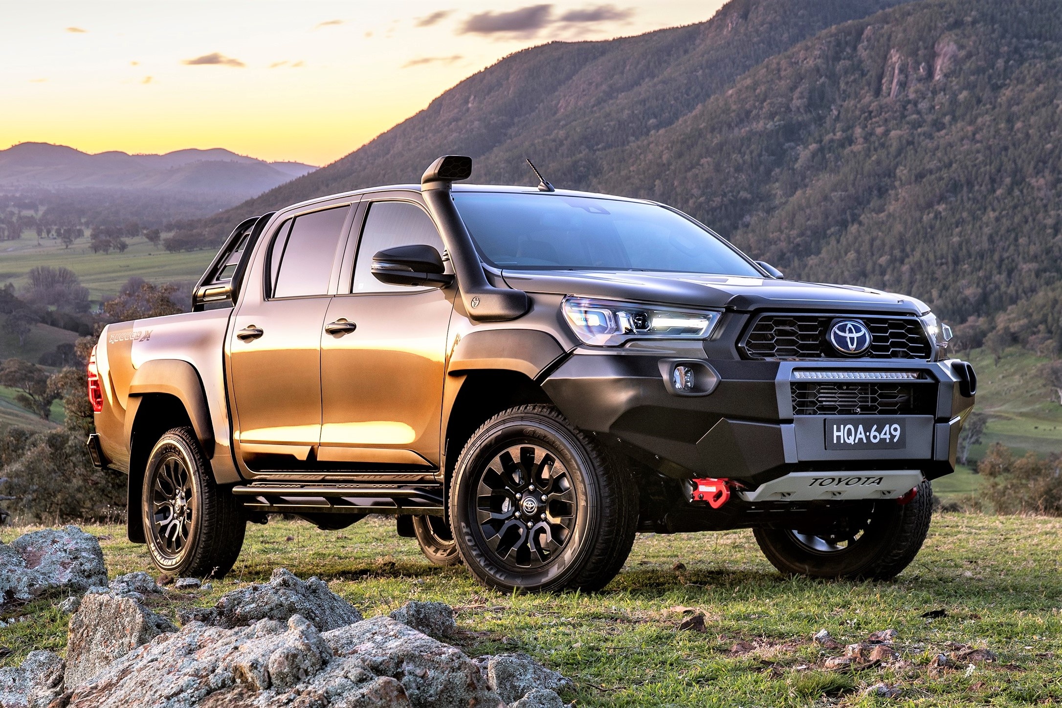 Toyota Hilux 2020 ra mat Australia, trang bi kem hon tai Viet Nam hinh anh