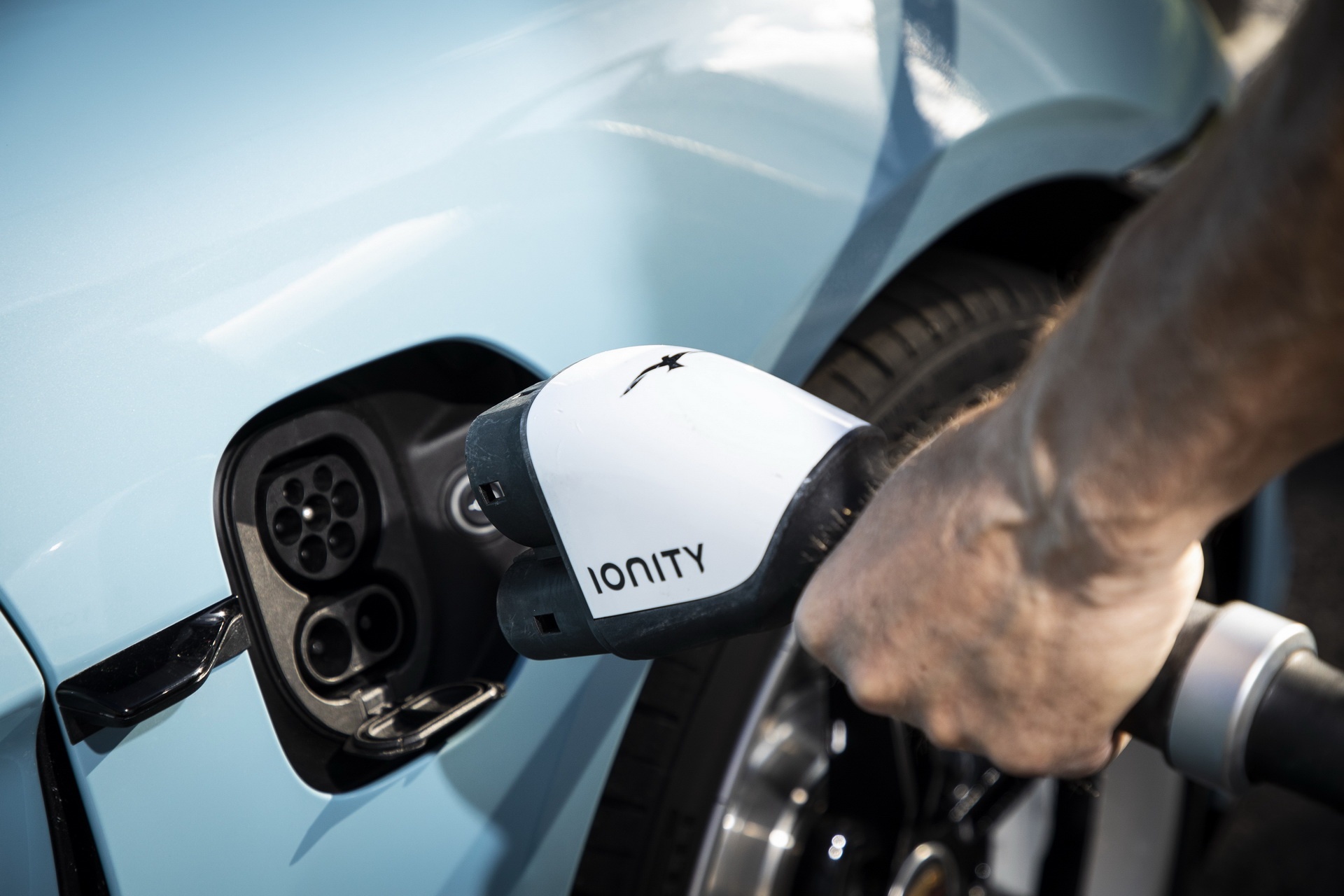 Porsche Taycan 2021 bo sung nhieu cong nghe anh 6